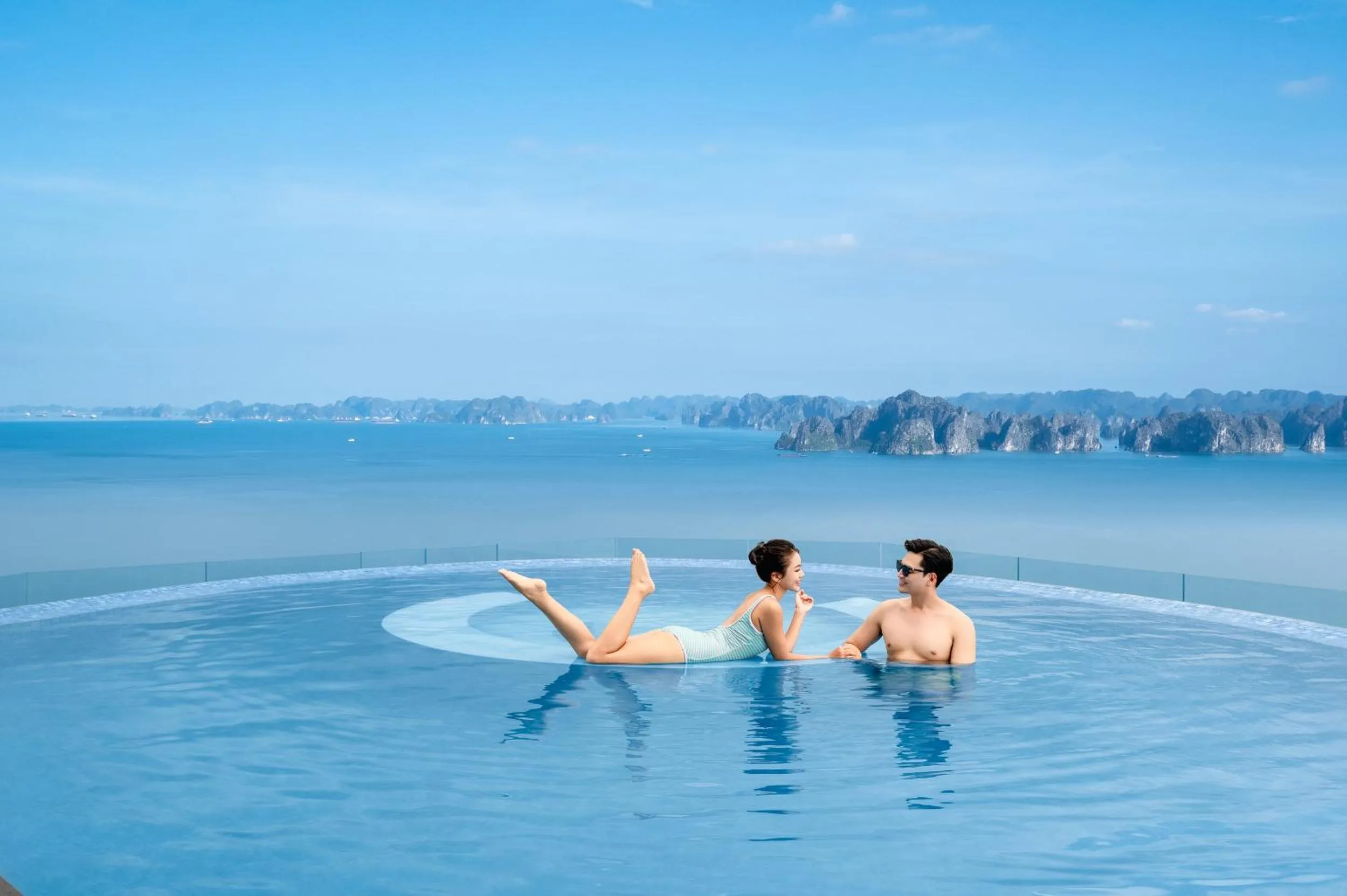 Day in A La Carte Ha Long Bay Managed by TASECO