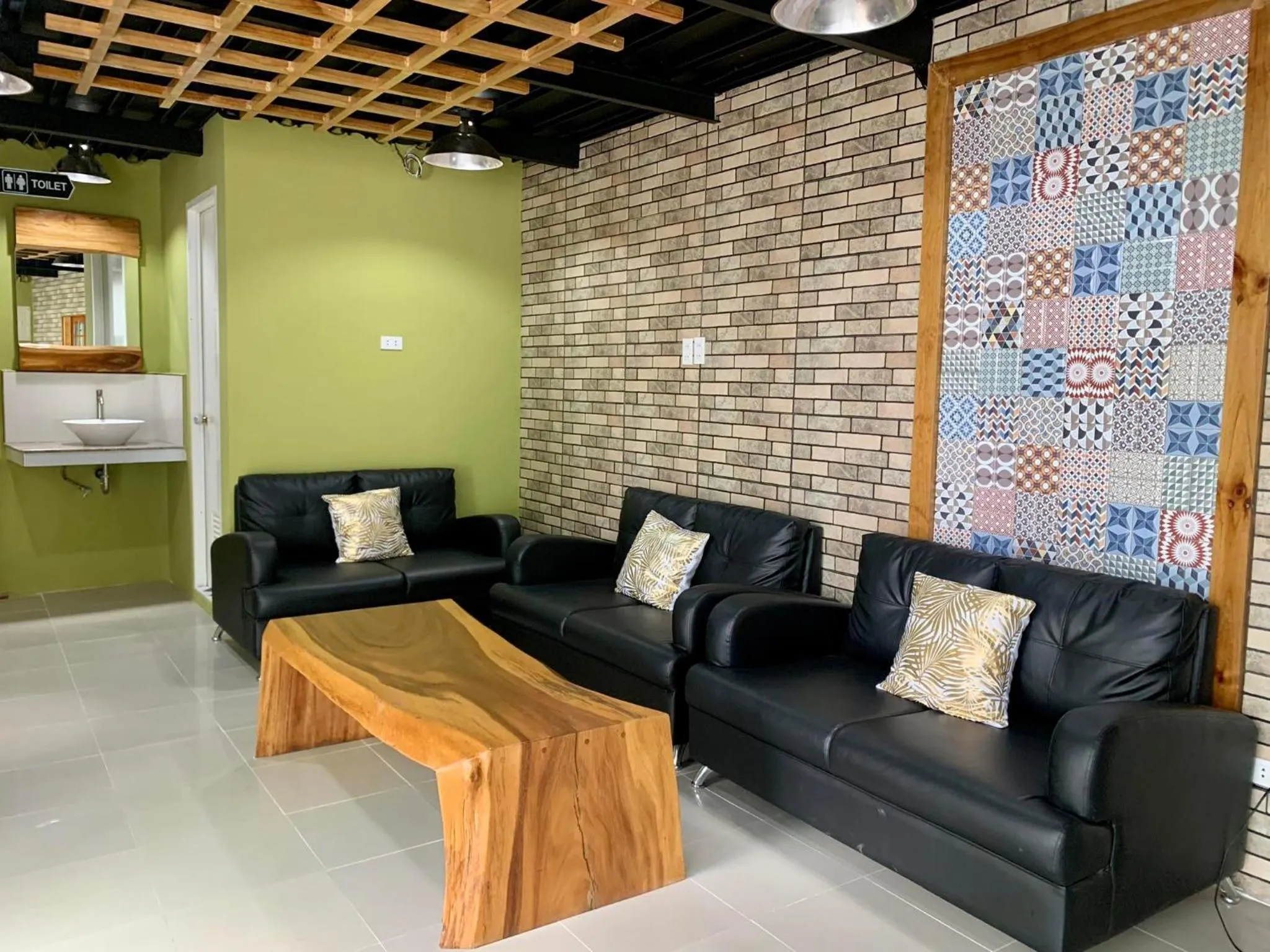 Seating area in Sunshine Stay Panglao