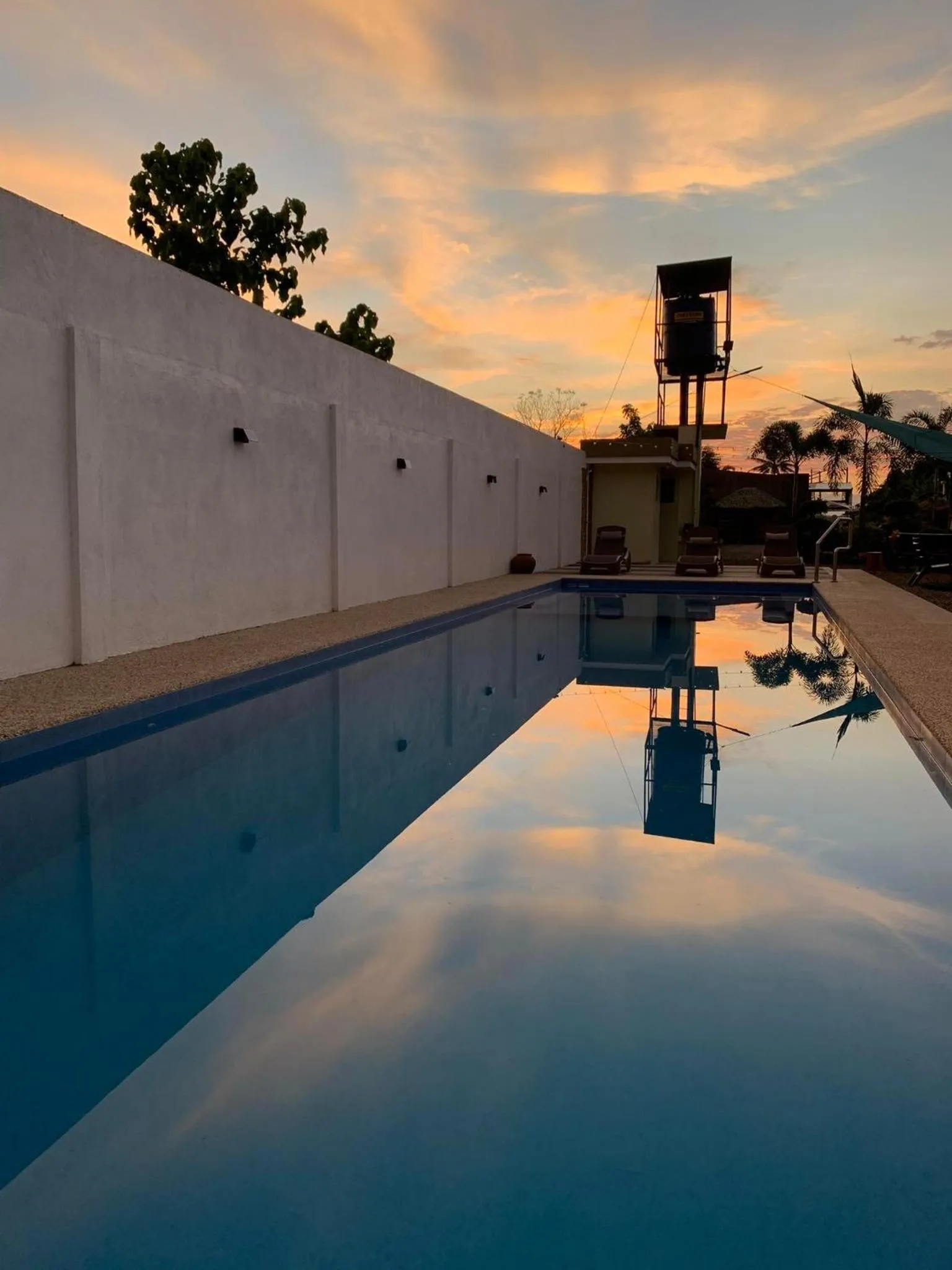 Swimming pool in Sunshine Stay Panglao
