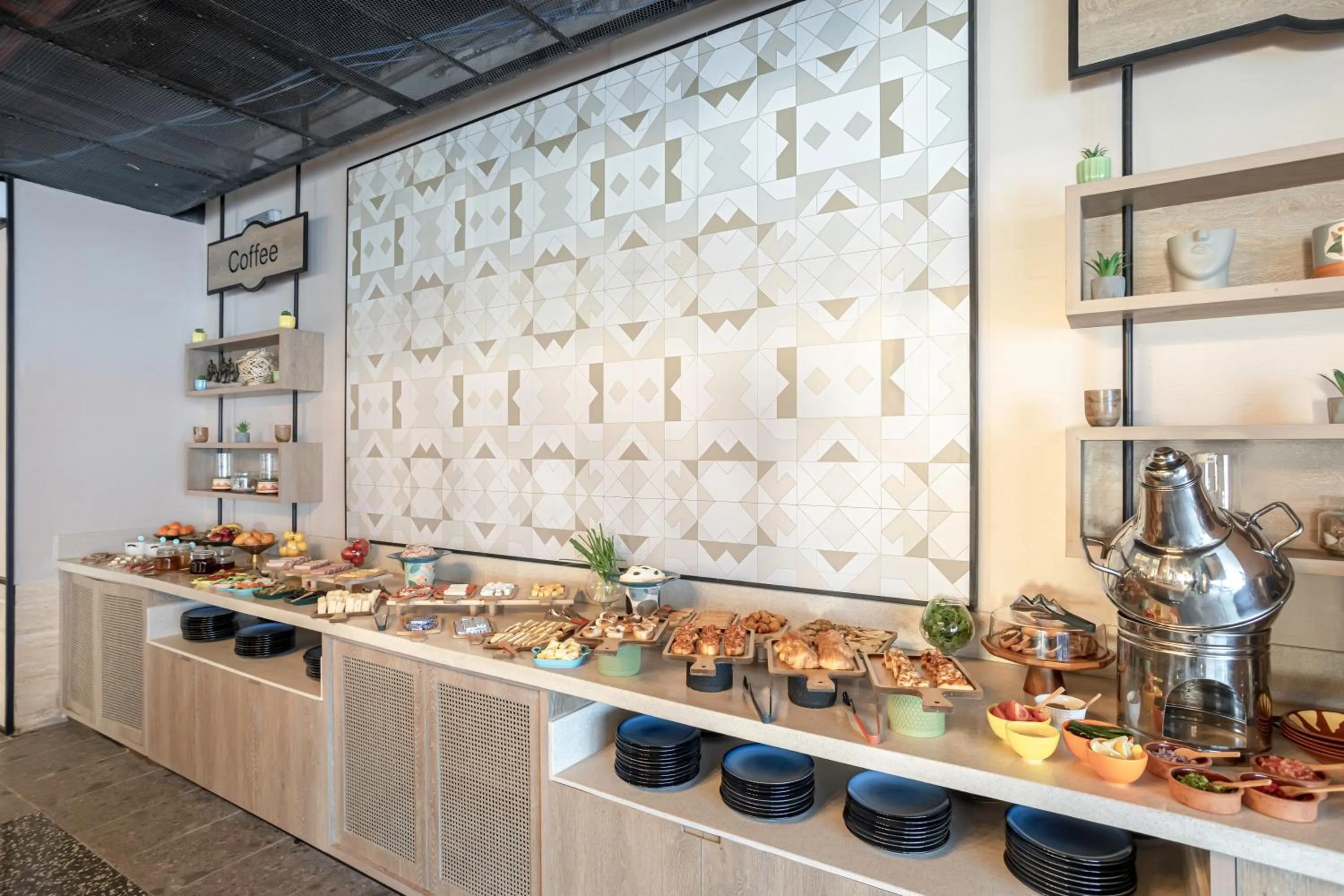 Buffet breakfast in Ewaa Express Hotel - Al Jouf