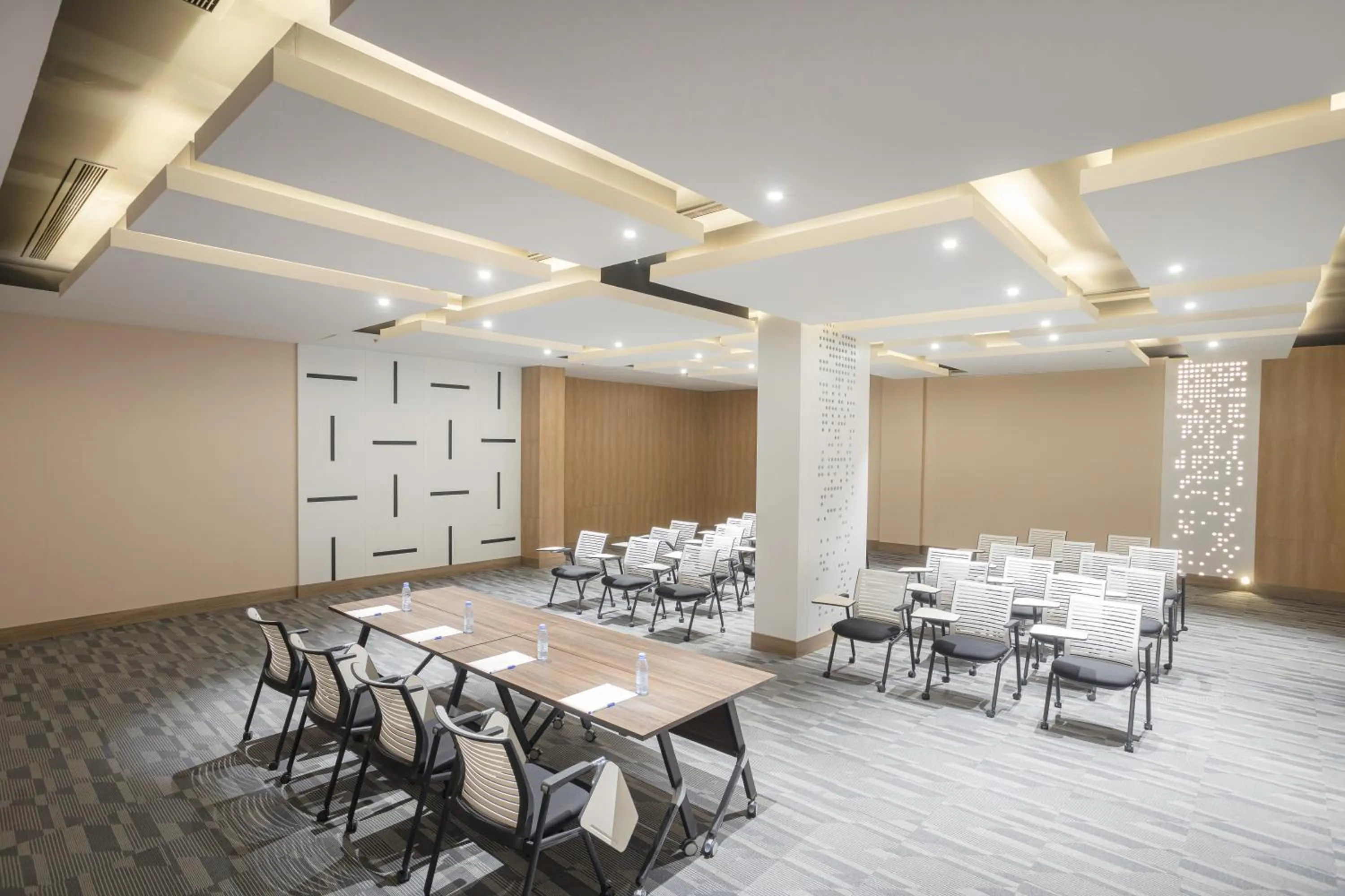 Meeting/conference room in Ewaa Express Hotel - Al Jouf