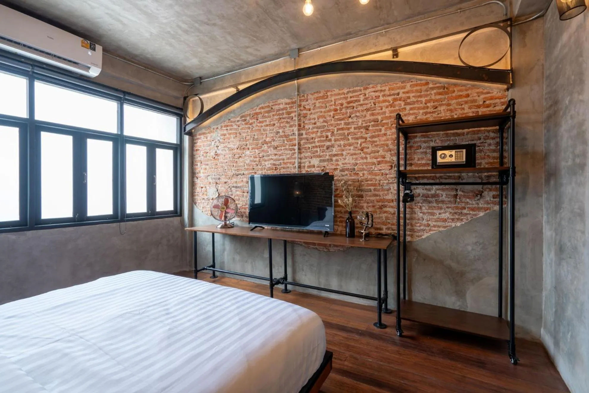 Bedroom, Bed in House of Machine Boutique Hotel