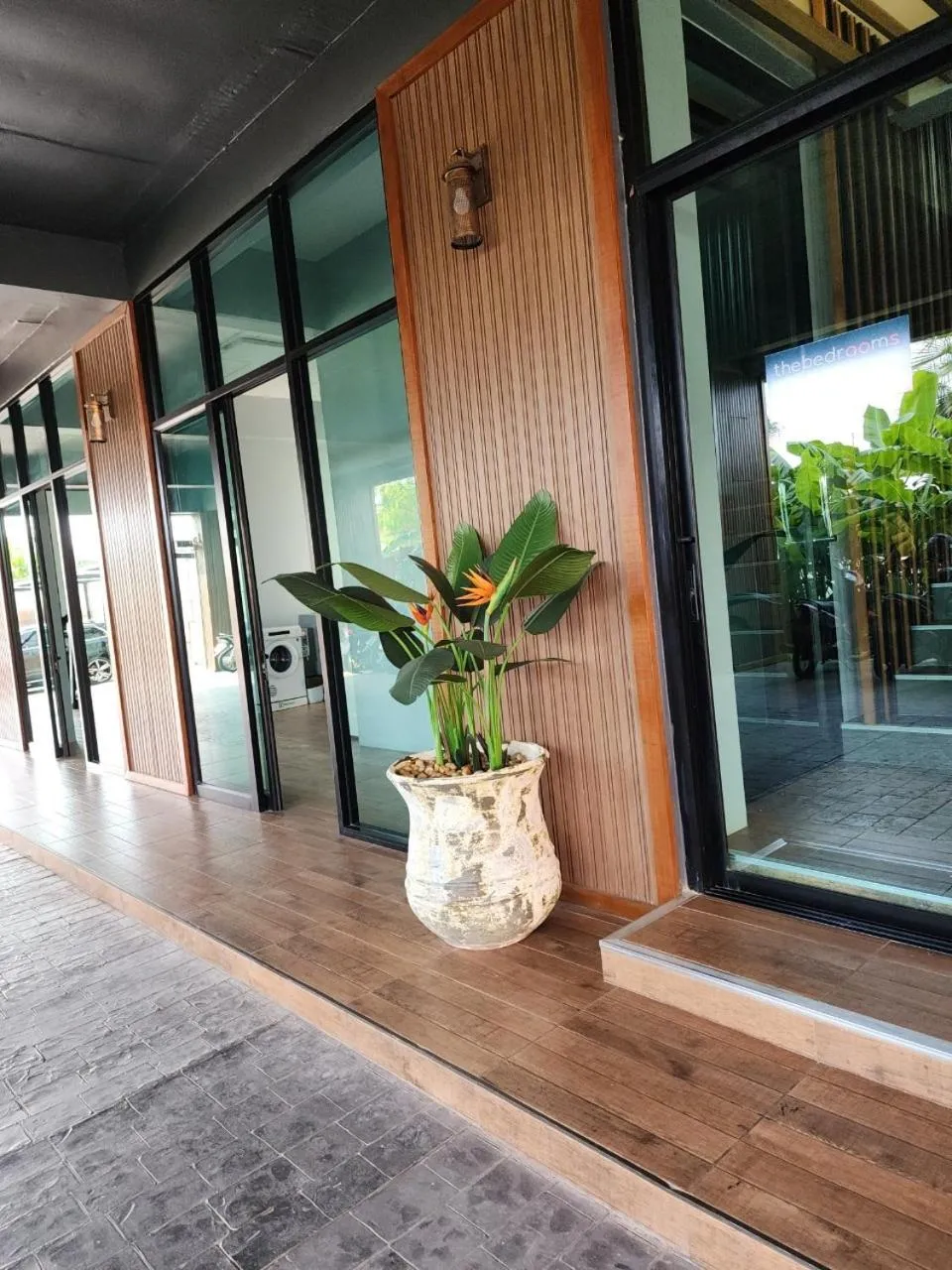 Facade/entrance in The Bedrooms Maeklong and Services Apartment