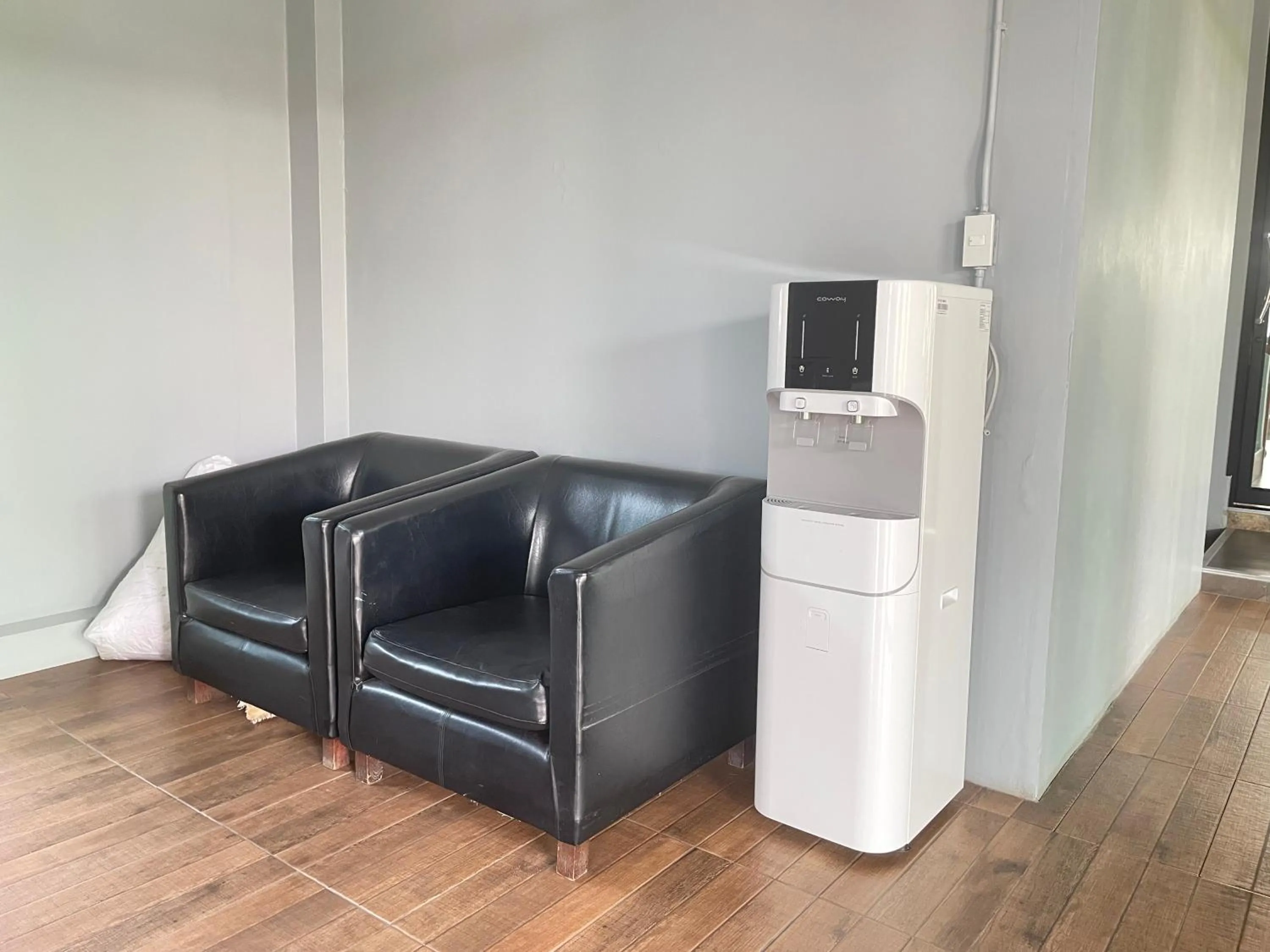 Area and facilities in The Bedrooms Maeklong and Services Apartment