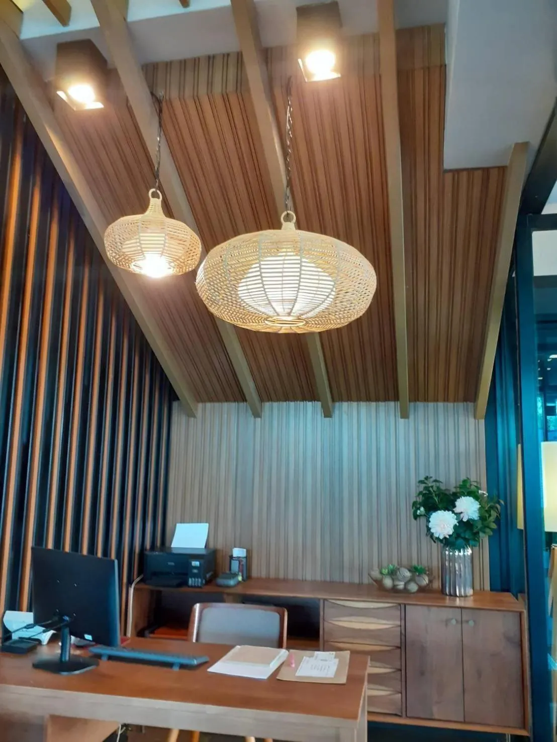 Seating area in The Bedrooms Maeklong and Services Apartment