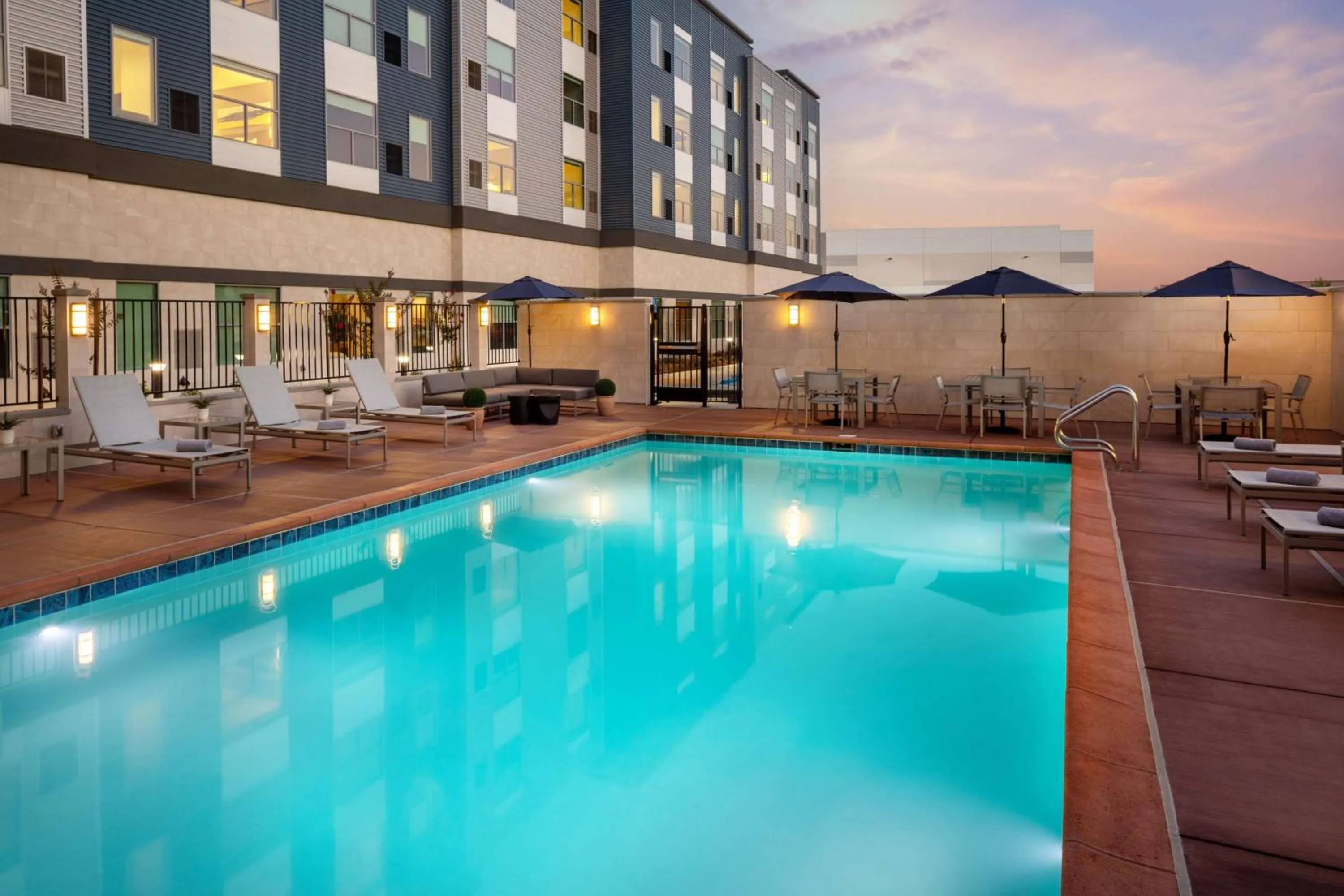 Swimming pool in Hyatt House Vacaville