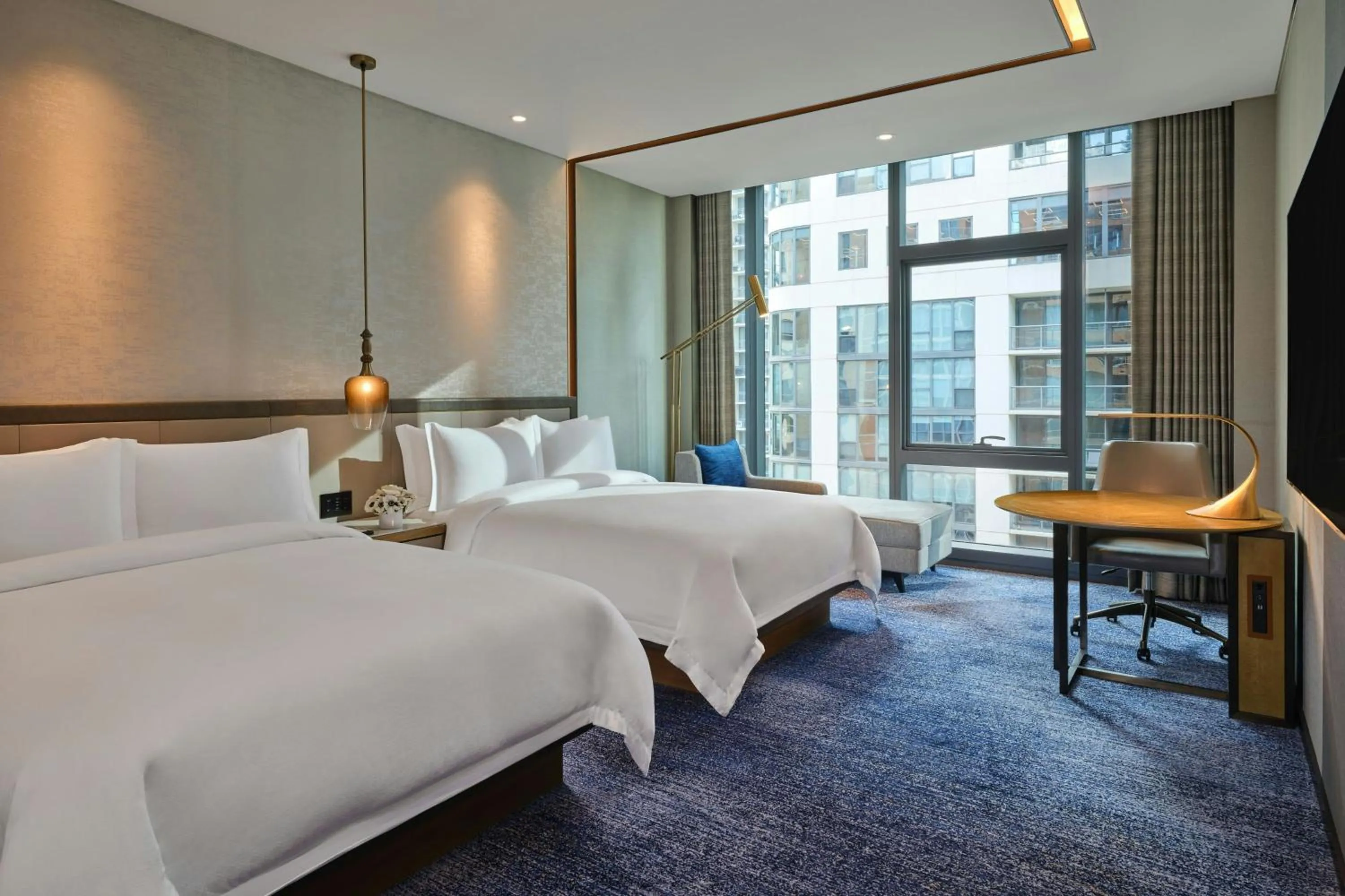 Photo of the whole room, Bed in The St. Regis Chicago