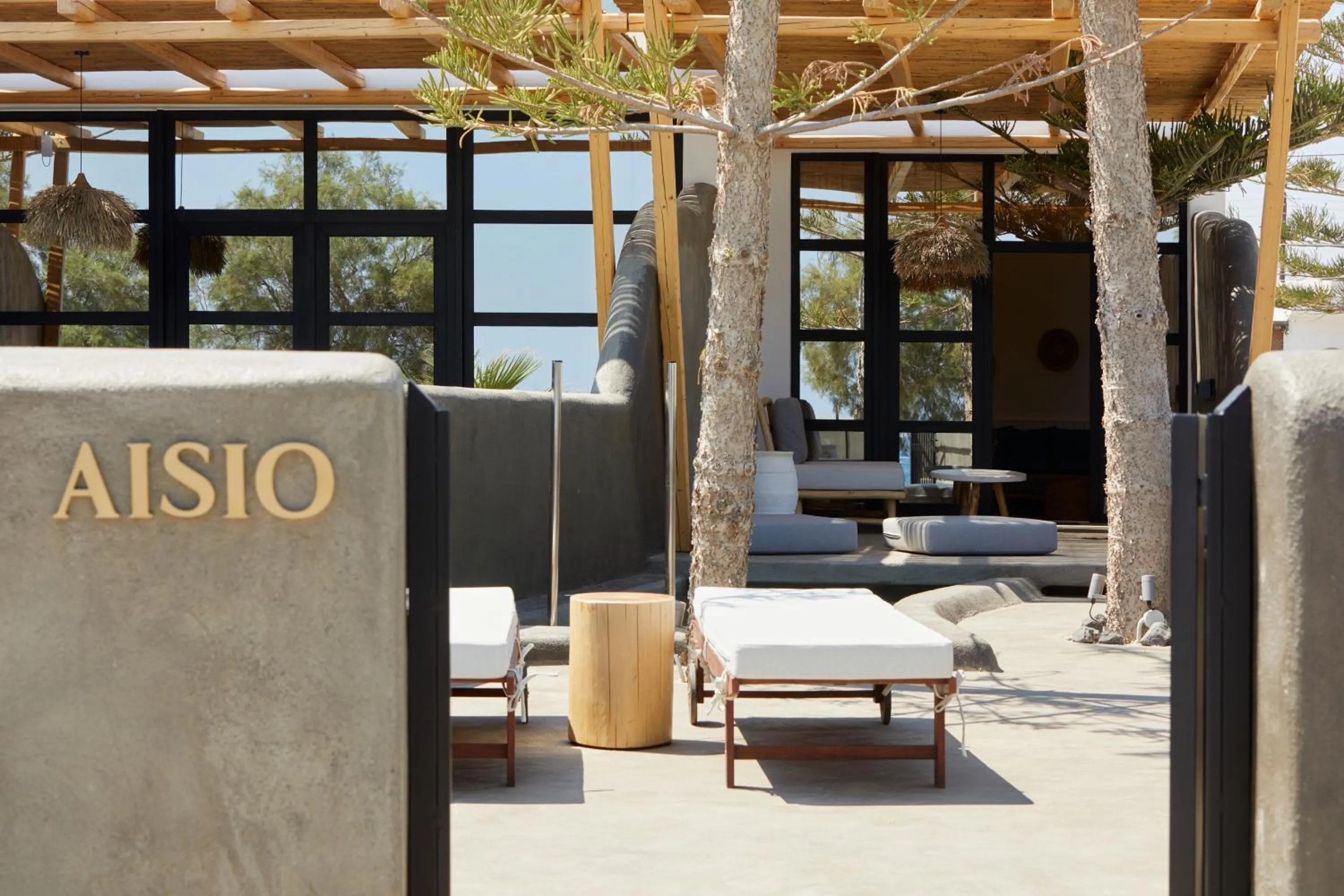 Property building in Oscar Beachfront Suites - Adults Only