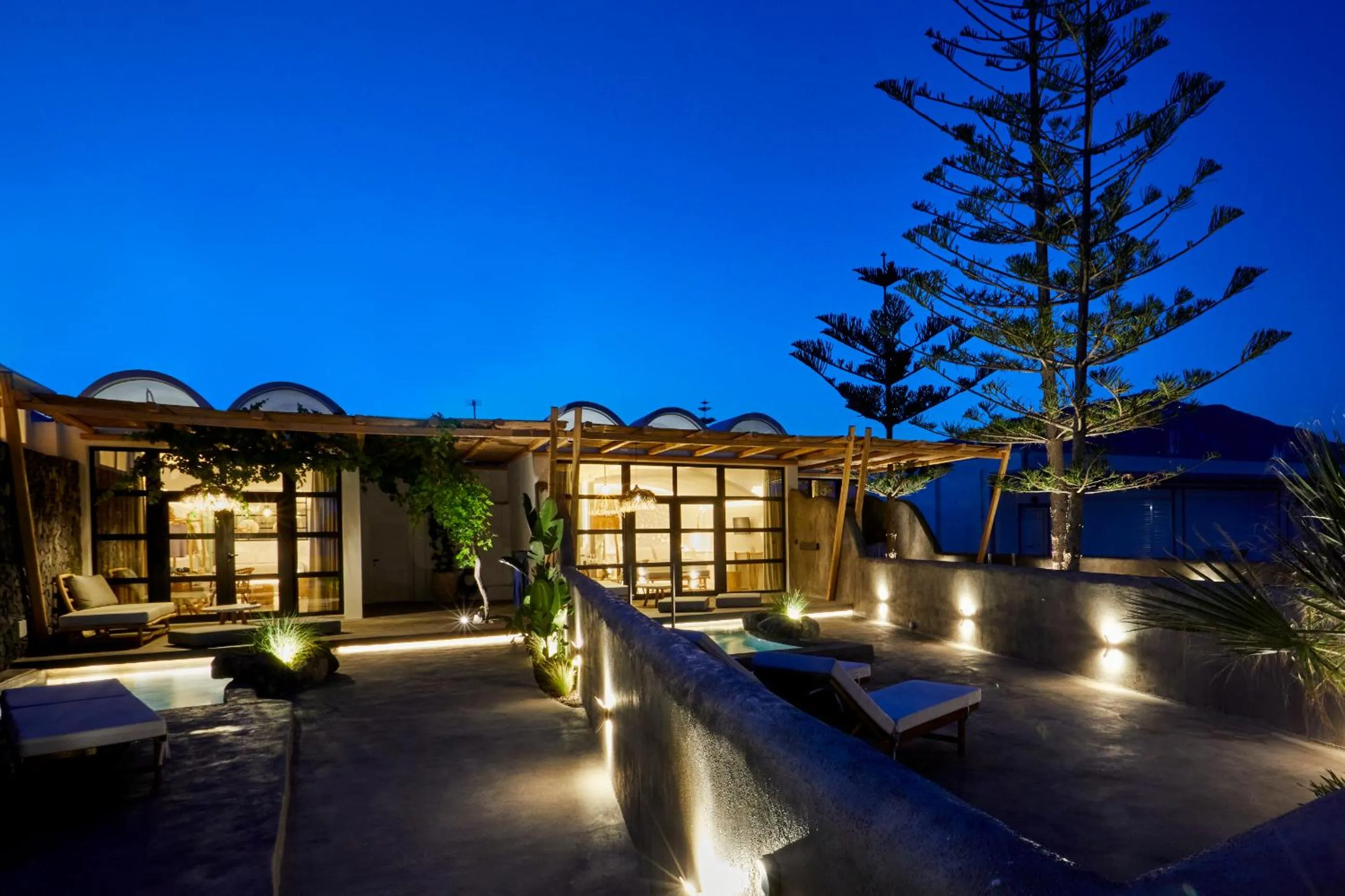 Property building in Oscar Beachfront Suites - Adults Only