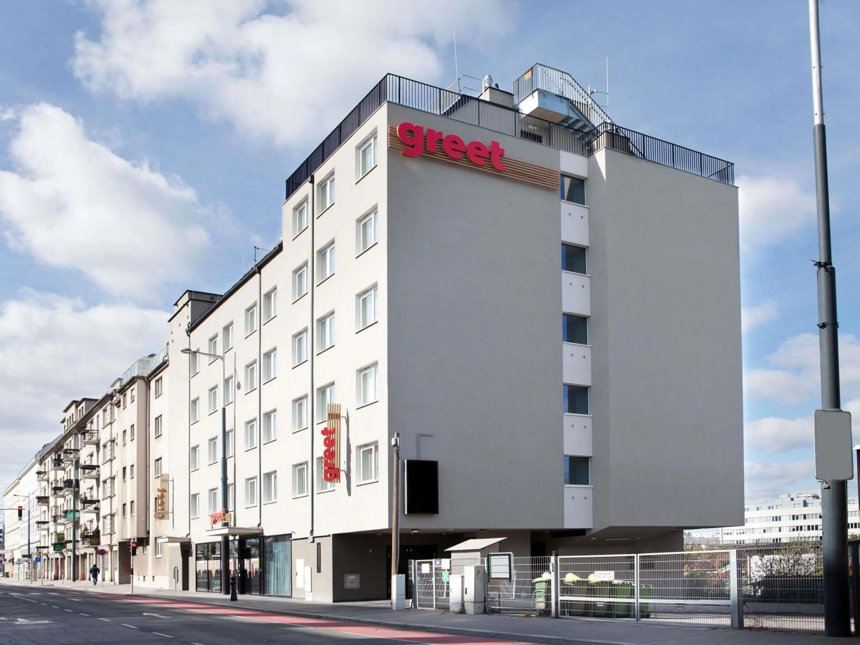 Property building in greet Wien City Nord
