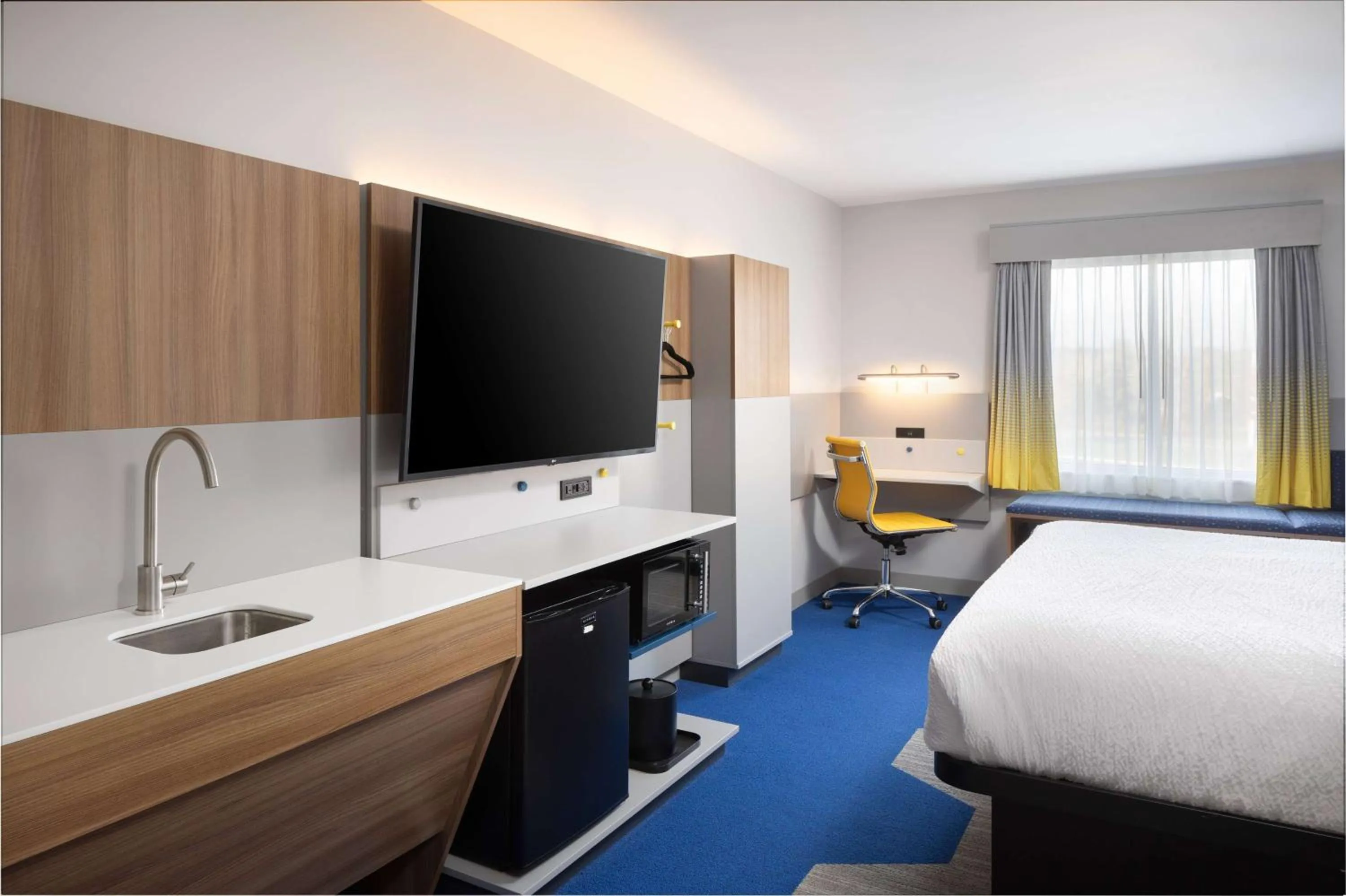 Photo of the whole room, Bed in Microtel Inn & Suites by Wyndham Macedon