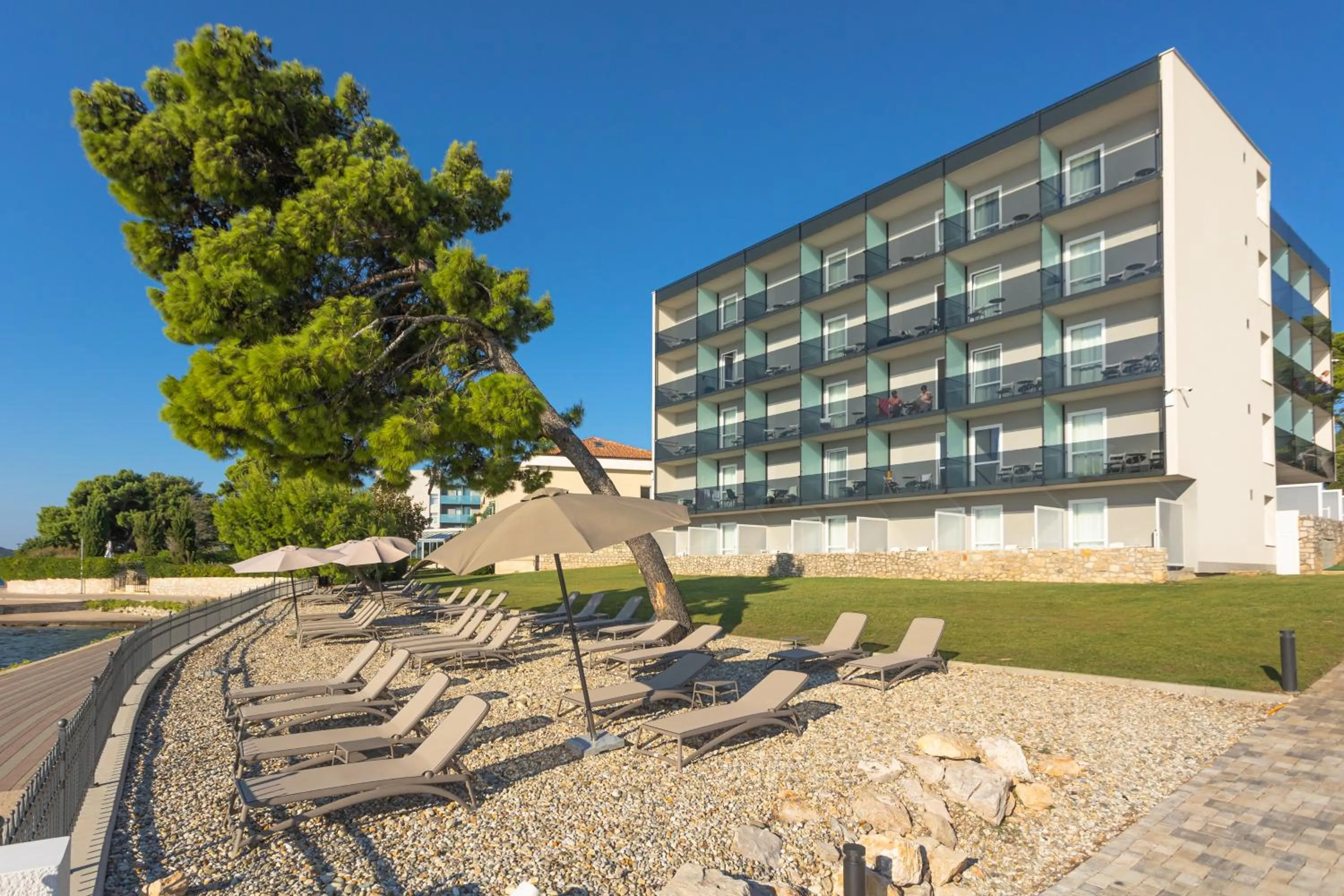 Property building in Villa Arausa