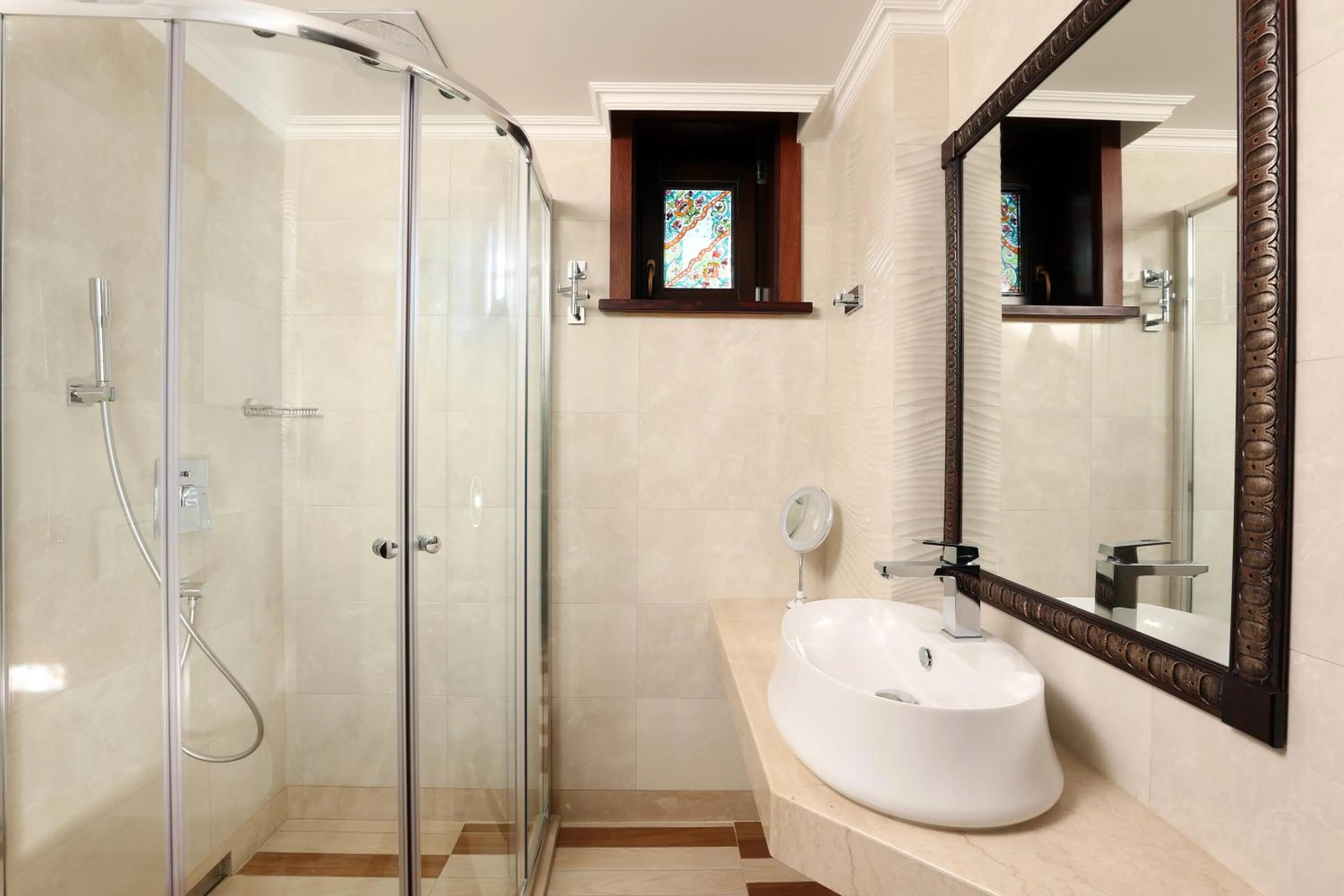 Shower in Armaco Residence