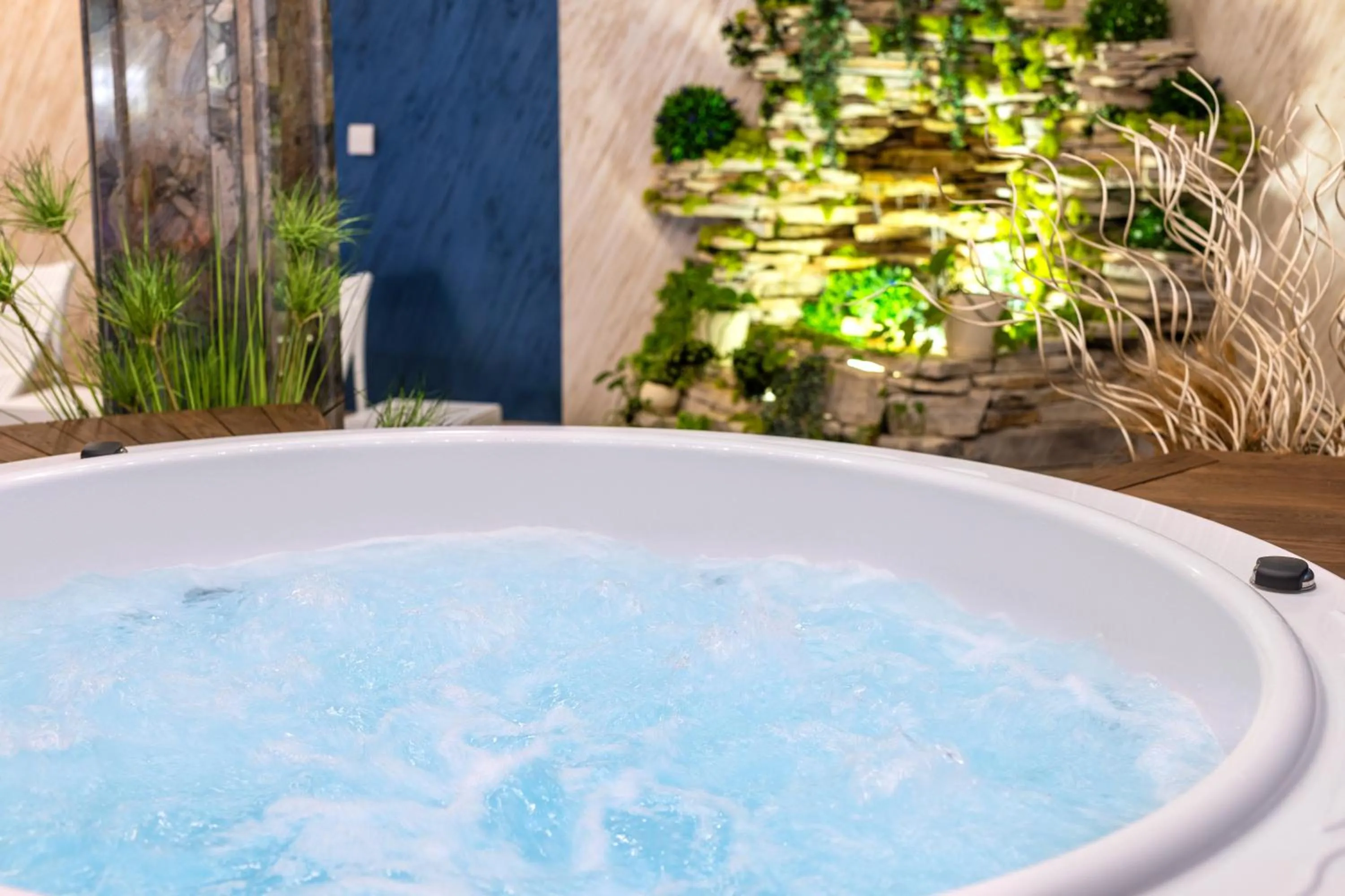 Swimming pool in Armaco Residence