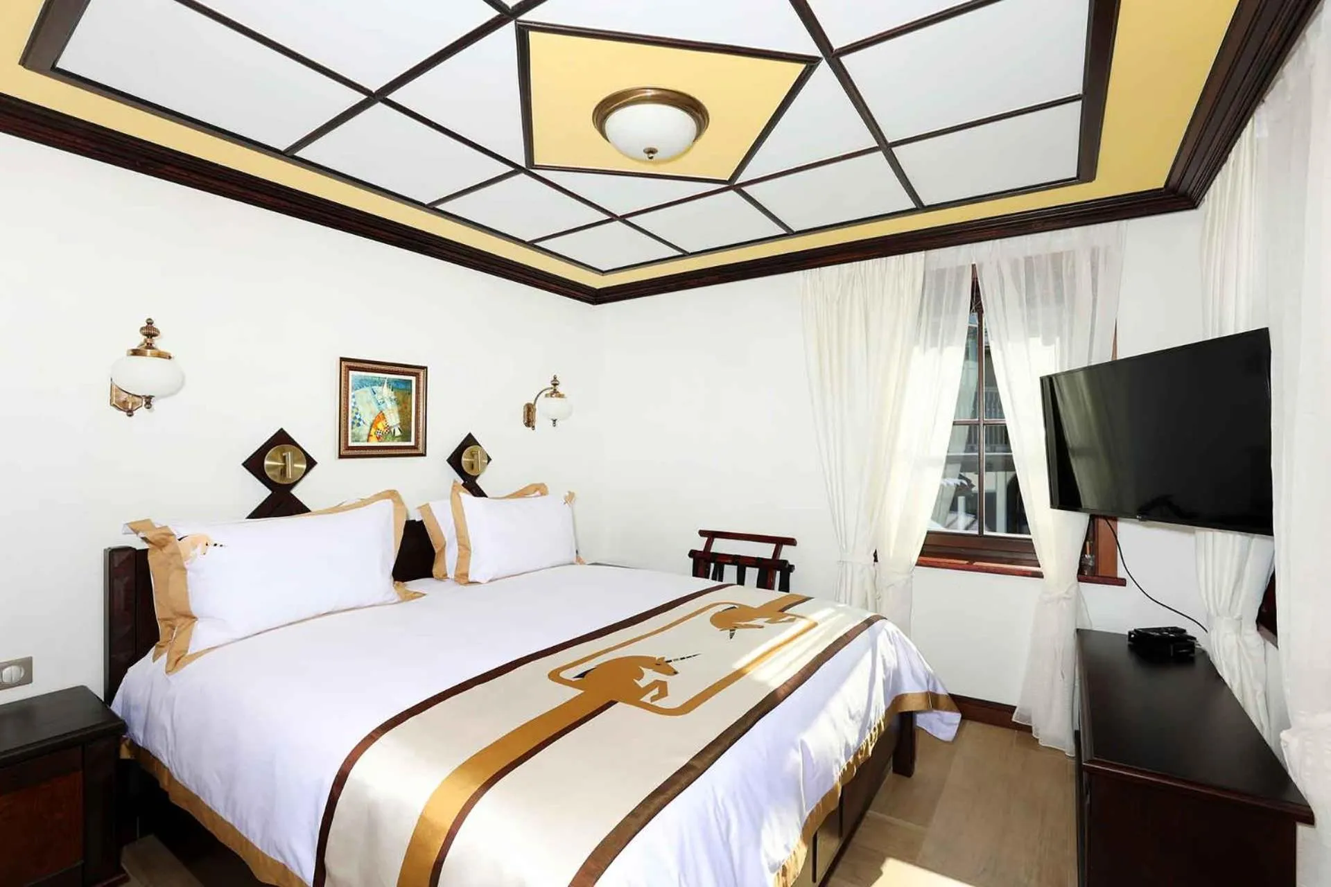 Bed in Armaco Residence