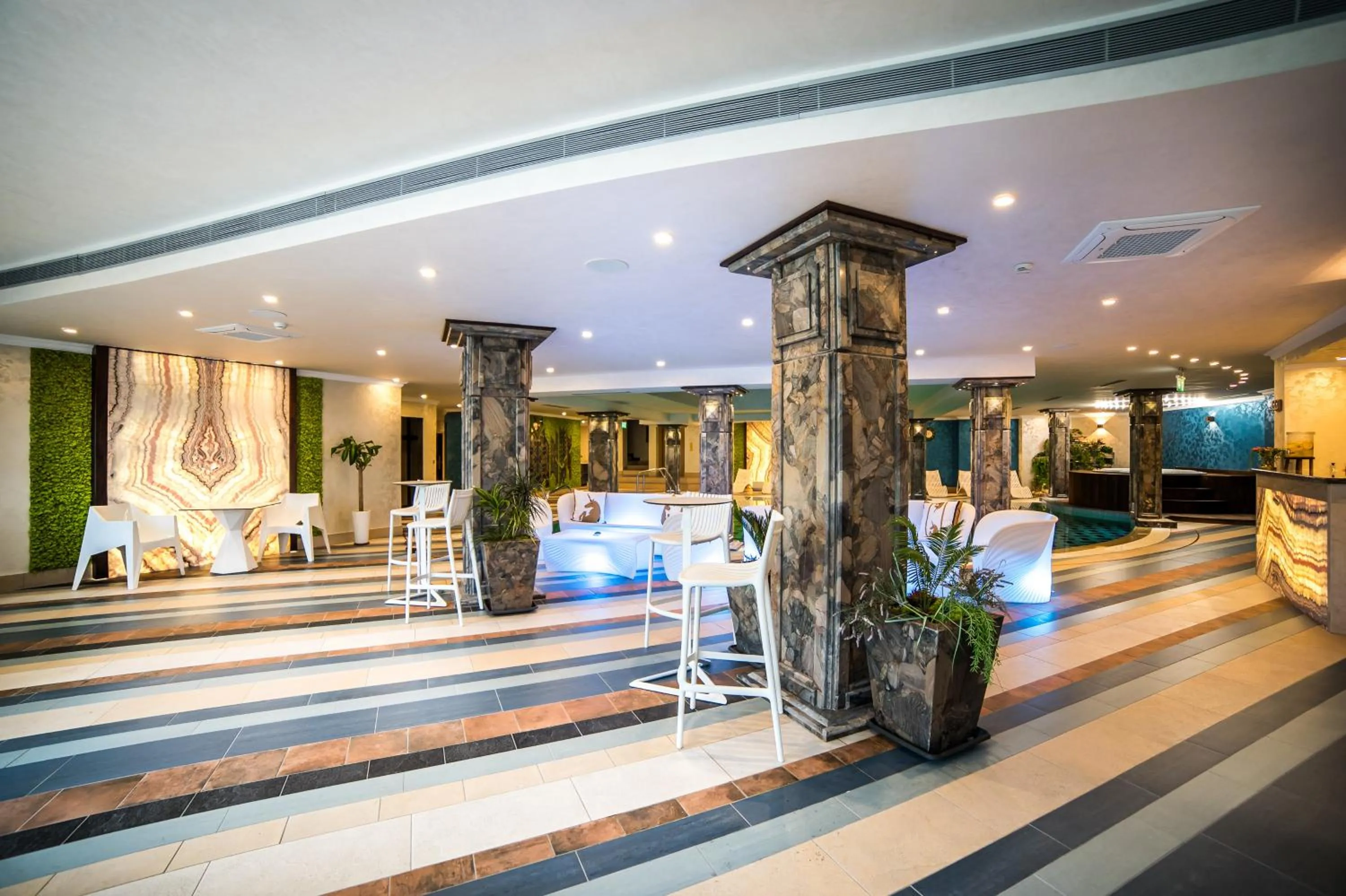 Swimming pool in Armaco Residence