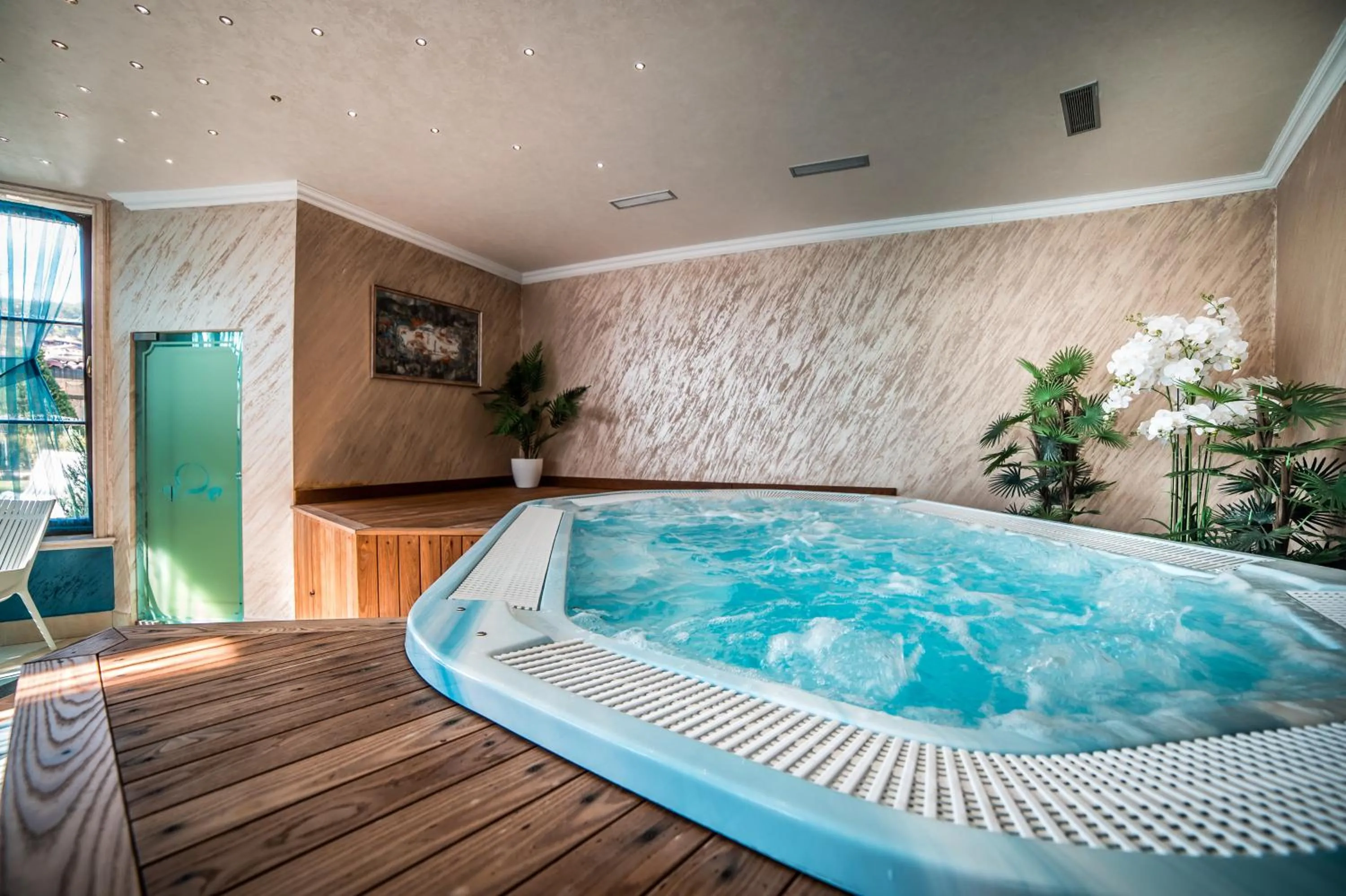 Hot Tub in Armaco Residence