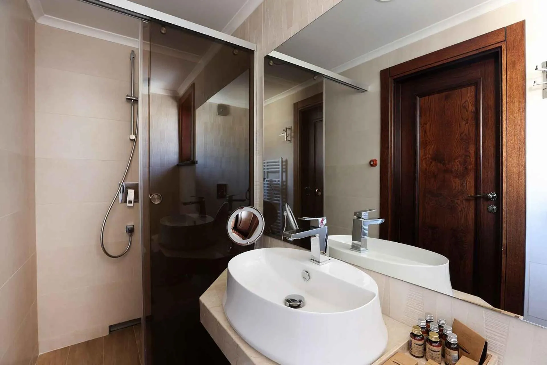 Shower in Armaco Residence