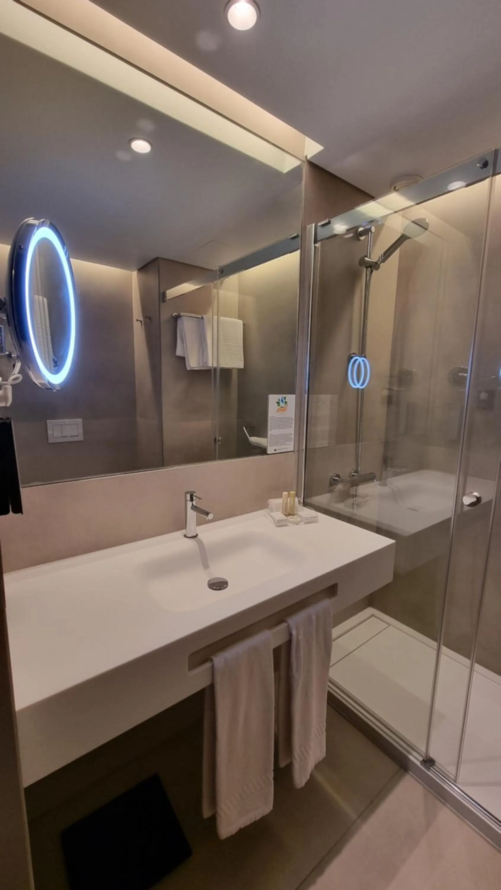 Bathroom in Hotel Principe Avila