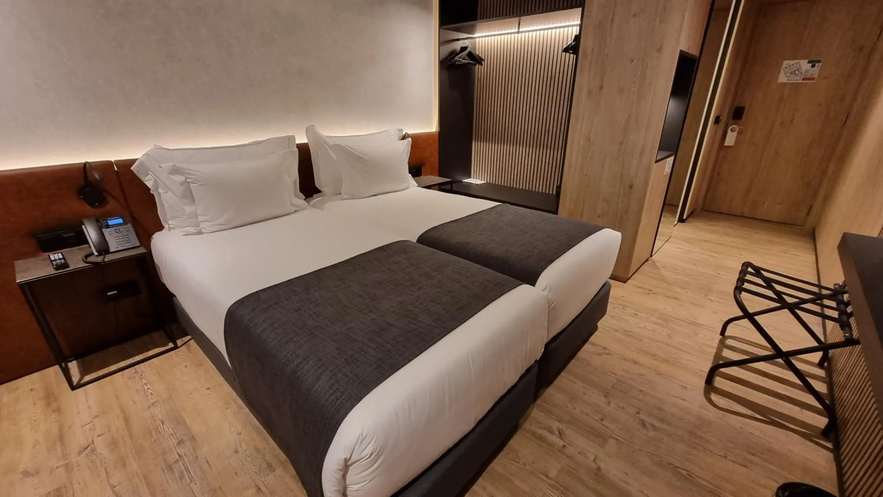 Twin Room in Hotel Principe Avila Twin Room in Hotel Principe Avila