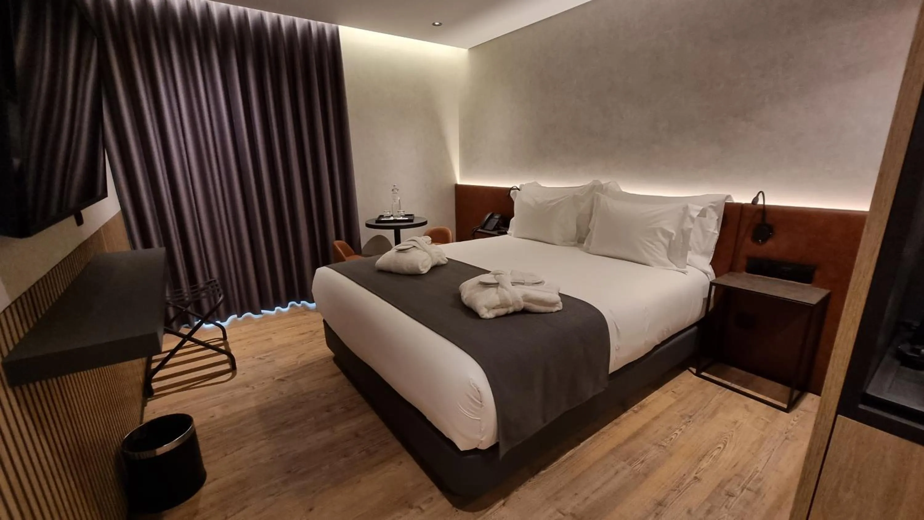 Bedroom, Bed in Hotel Principe Avila