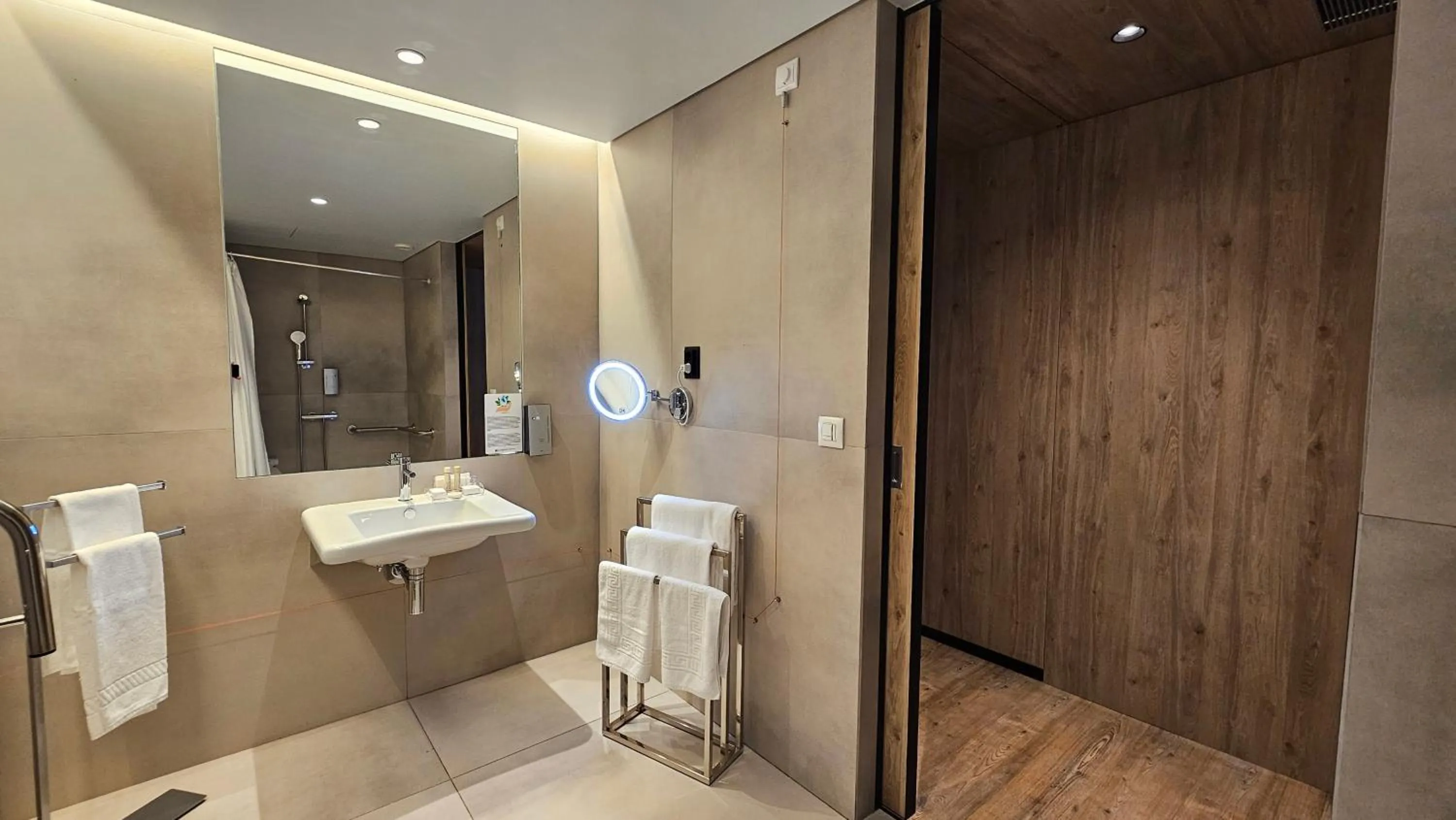 Bathroom in Hotel Principe Avila