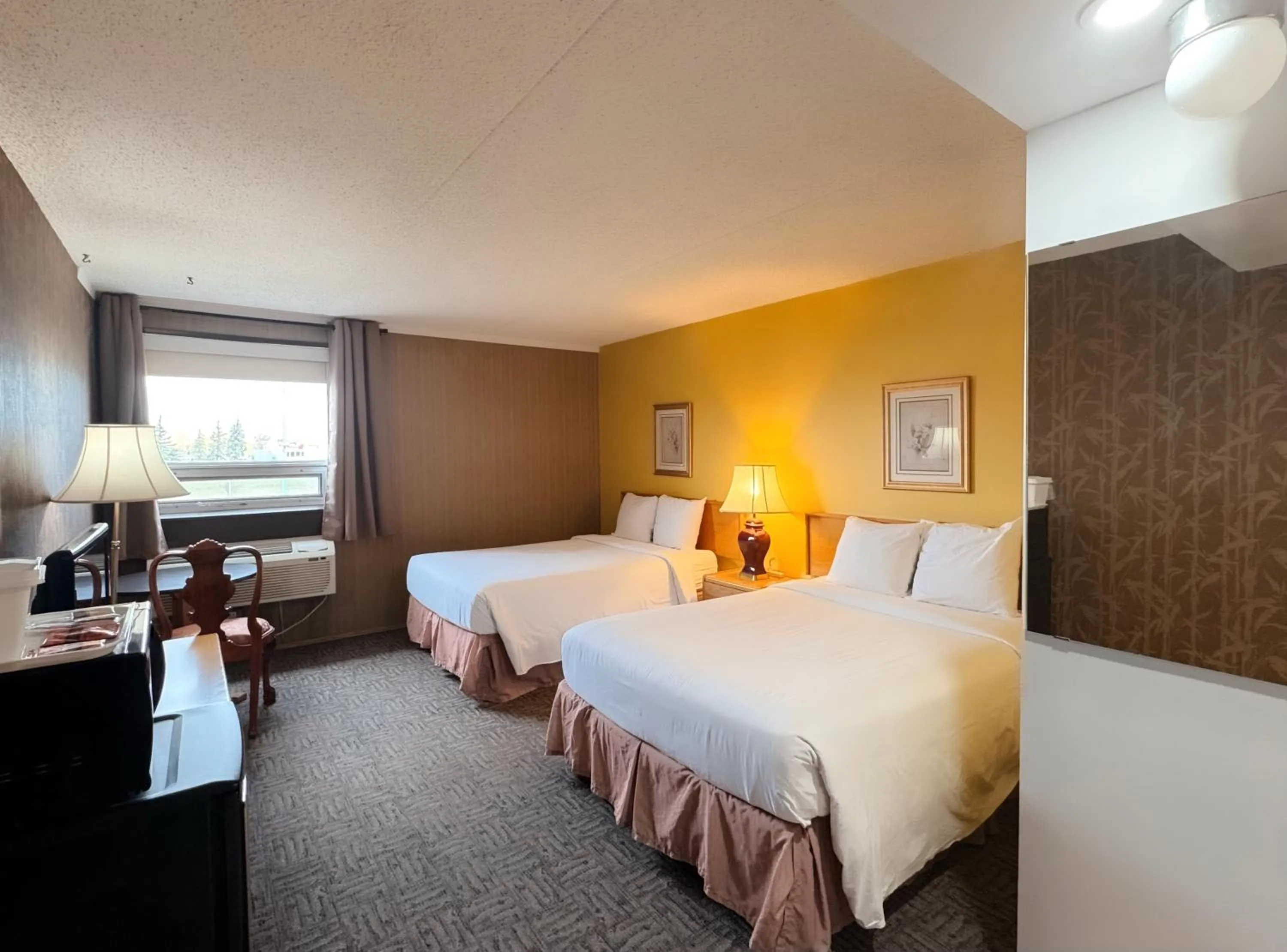 Bed in Best Stay Inn