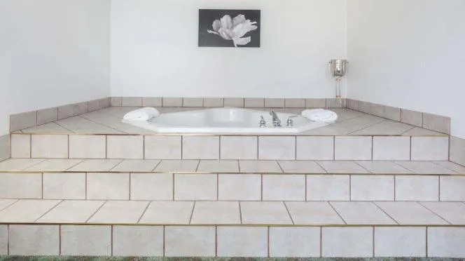 King Suite in Best Stay Inn