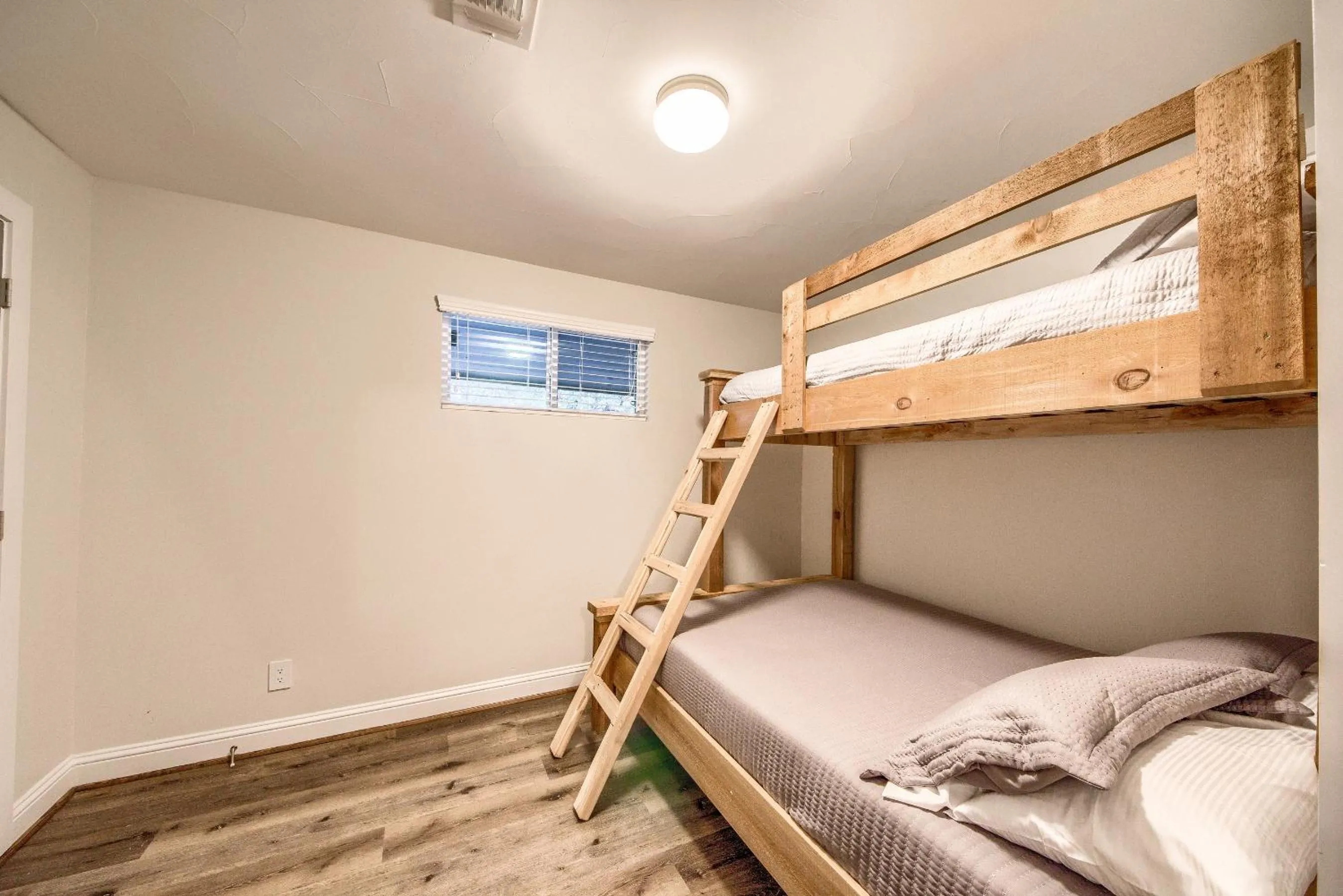 Other, Bed in CL 954 River Cliff Retreat