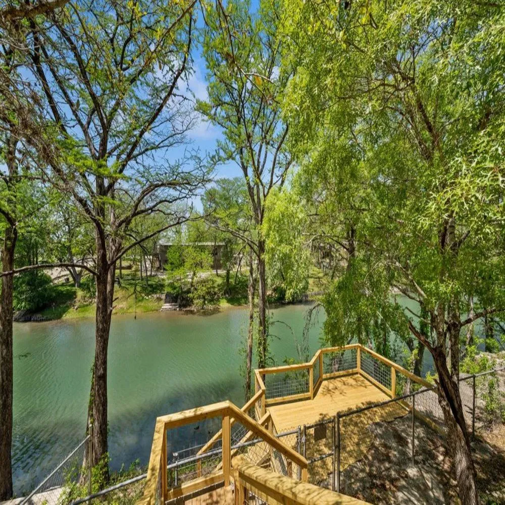 CL 954 River Cliff Retreat