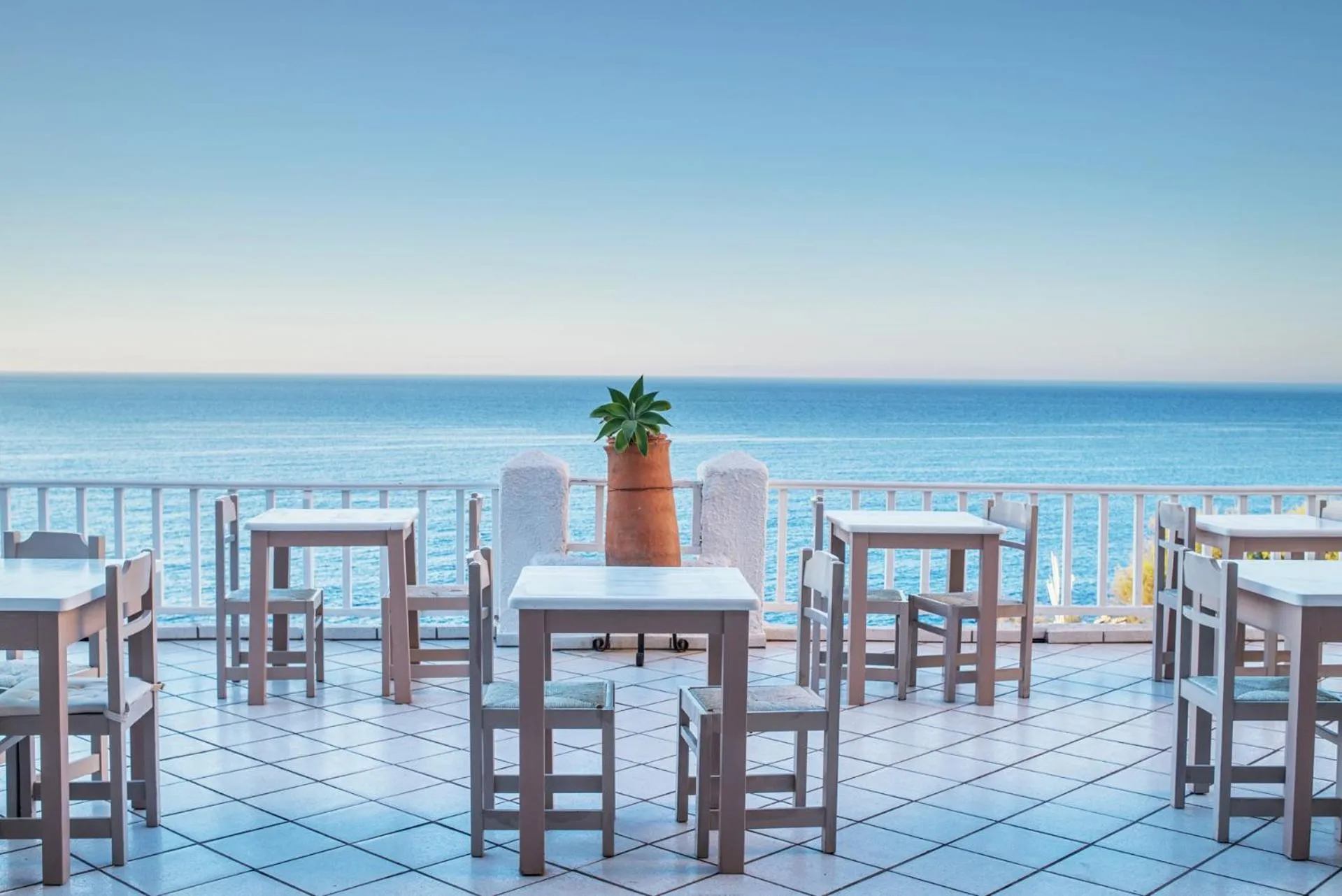 Breakfast in Cavos Bay Hotel & Studios