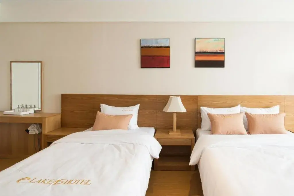 Business Twin Room in Lake 45 Hotel Business Twin Room in Lake 45 Hotel