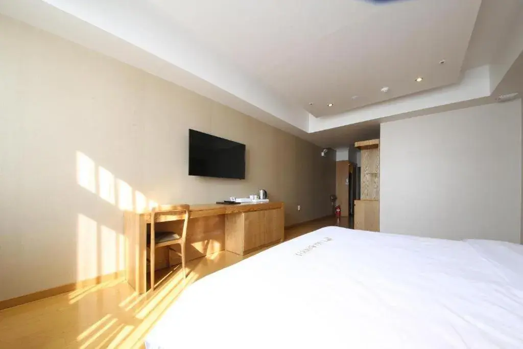 Deluxe Double Room in Lake 45 Hotel Deluxe Double Room in Lake 45 Hotel