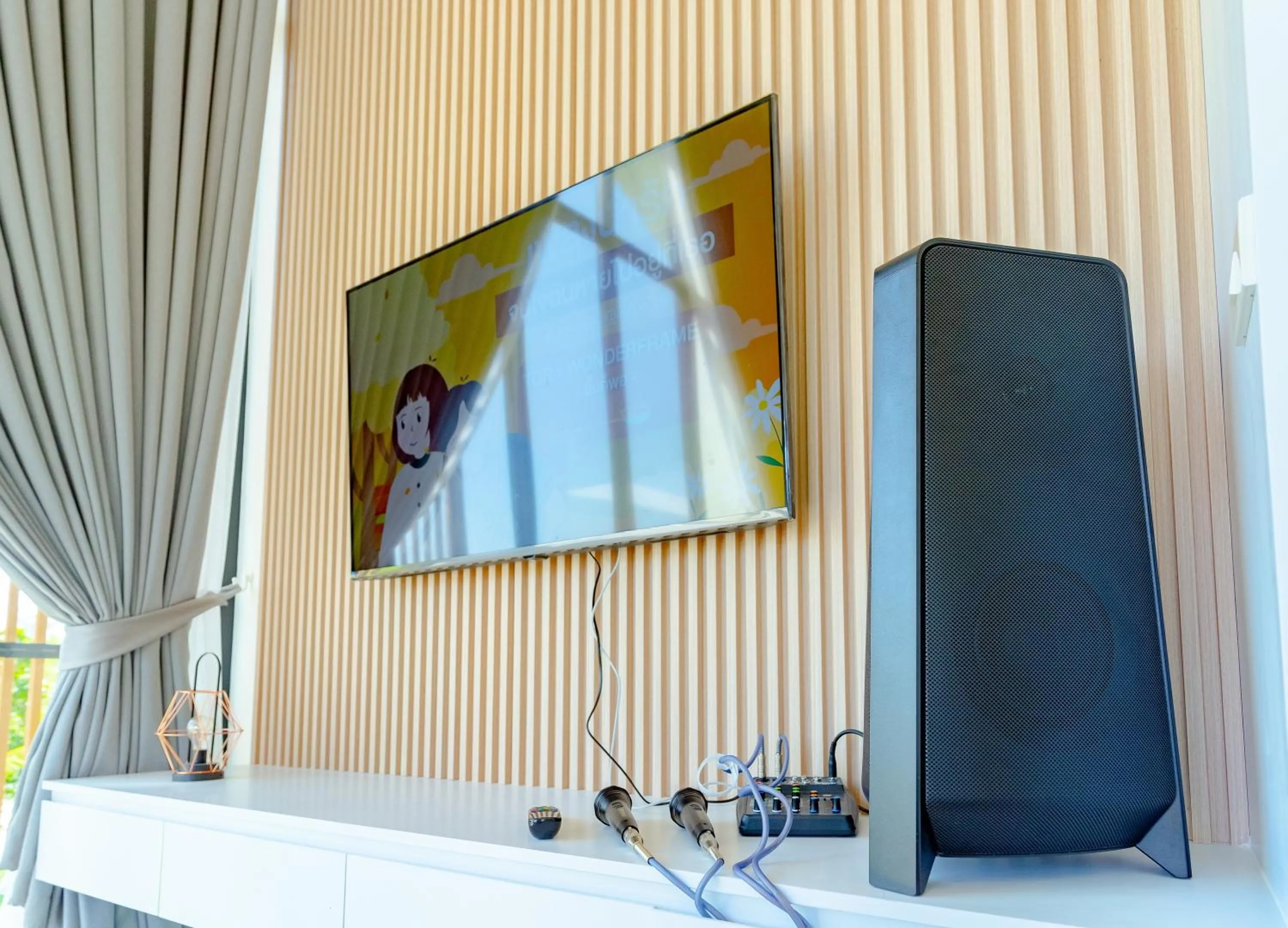 TV and multimedia in Villa Paramount 2