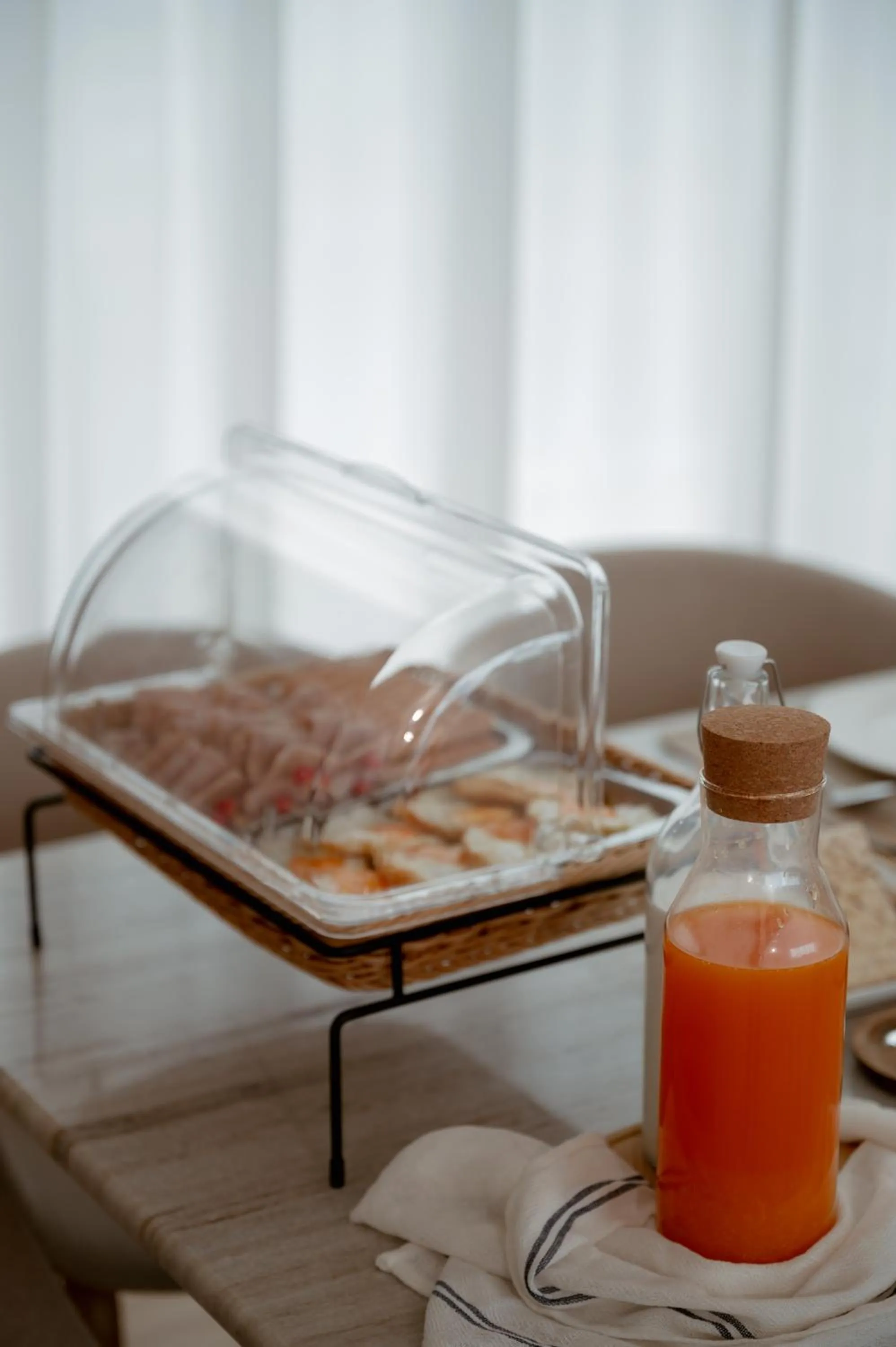 Breakfast in Villa Paramount 2