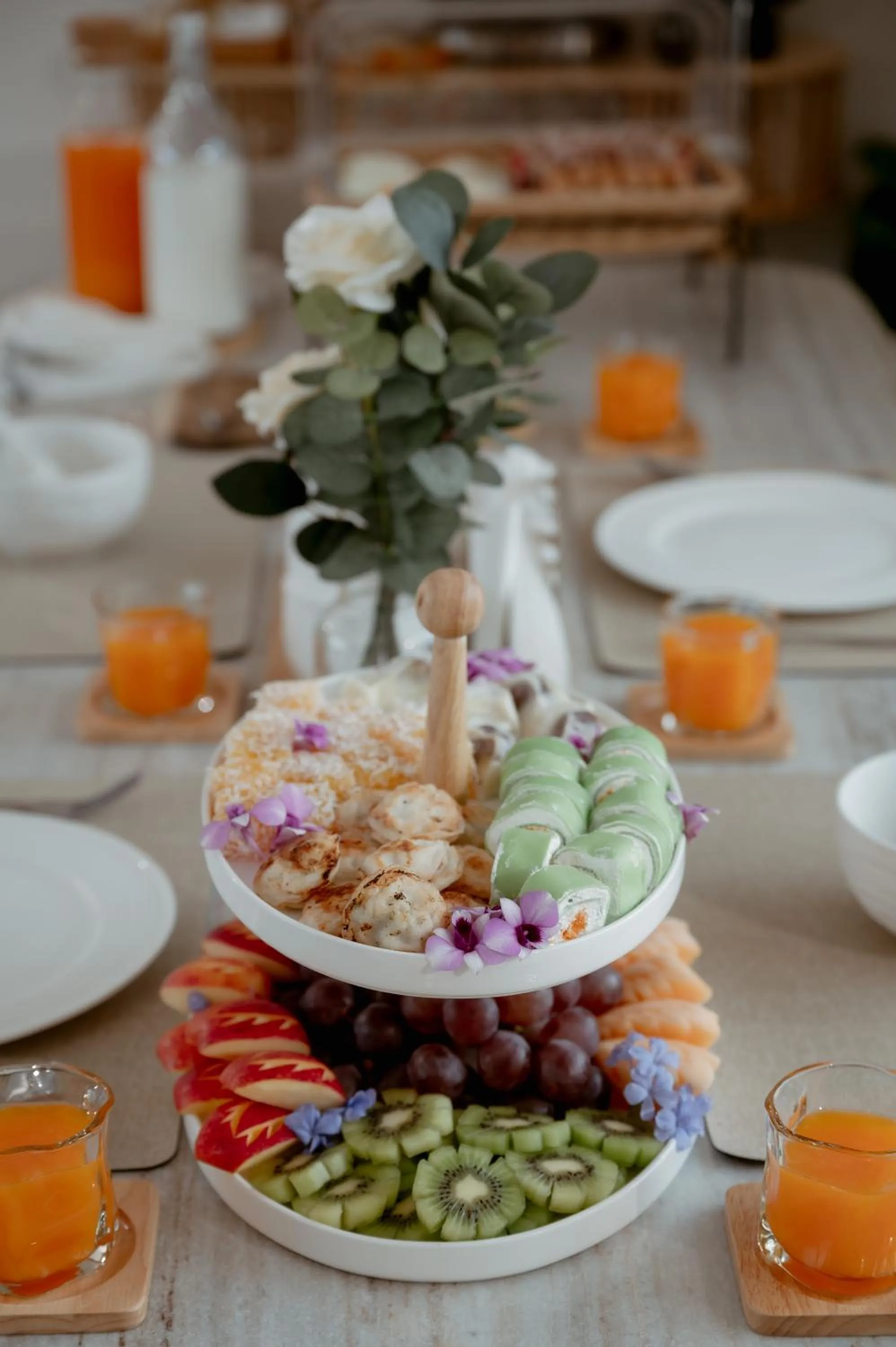 Breakfast in Villa Paramount 2