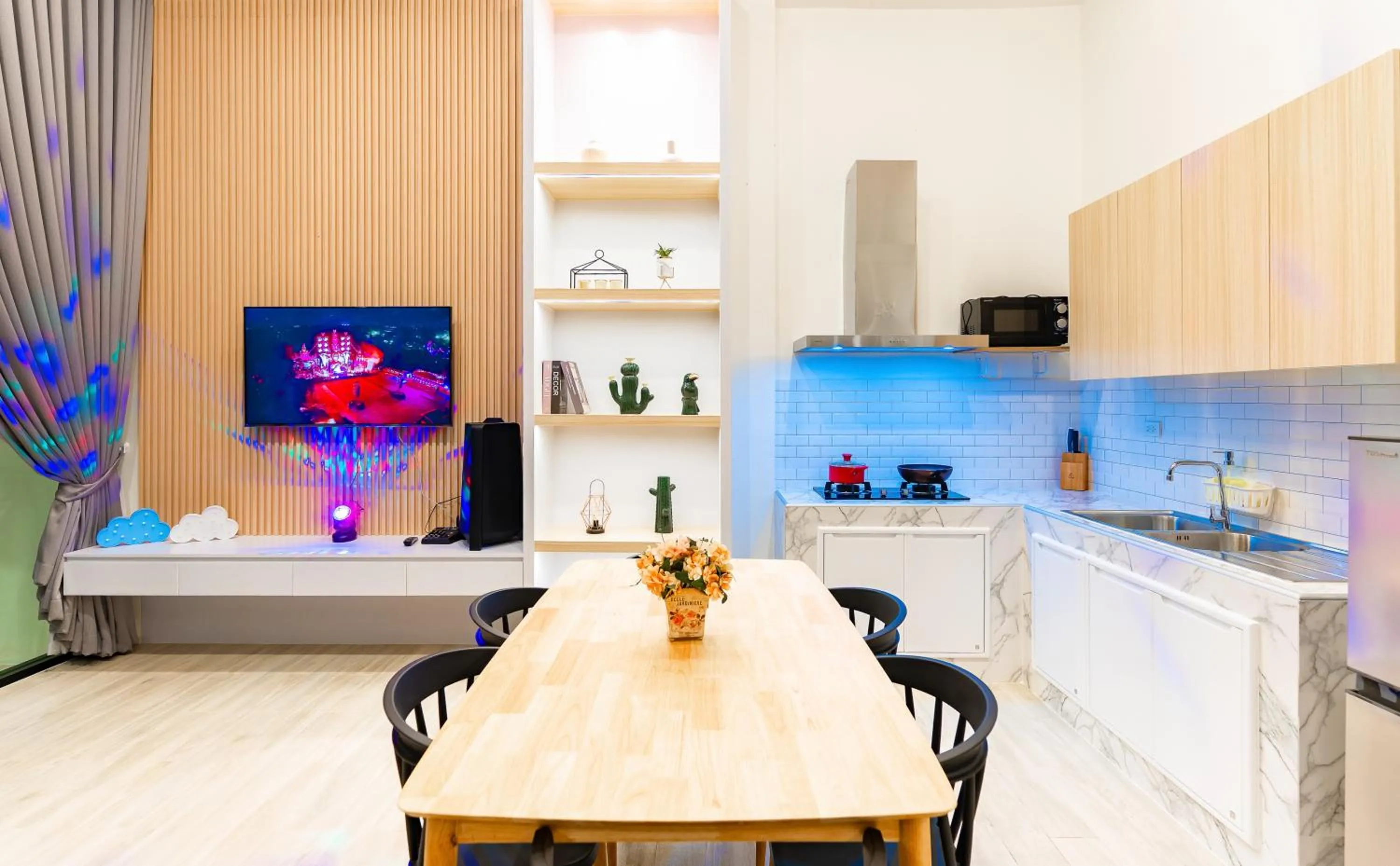 Kitchen or kitchenette in Villa Paramount 2