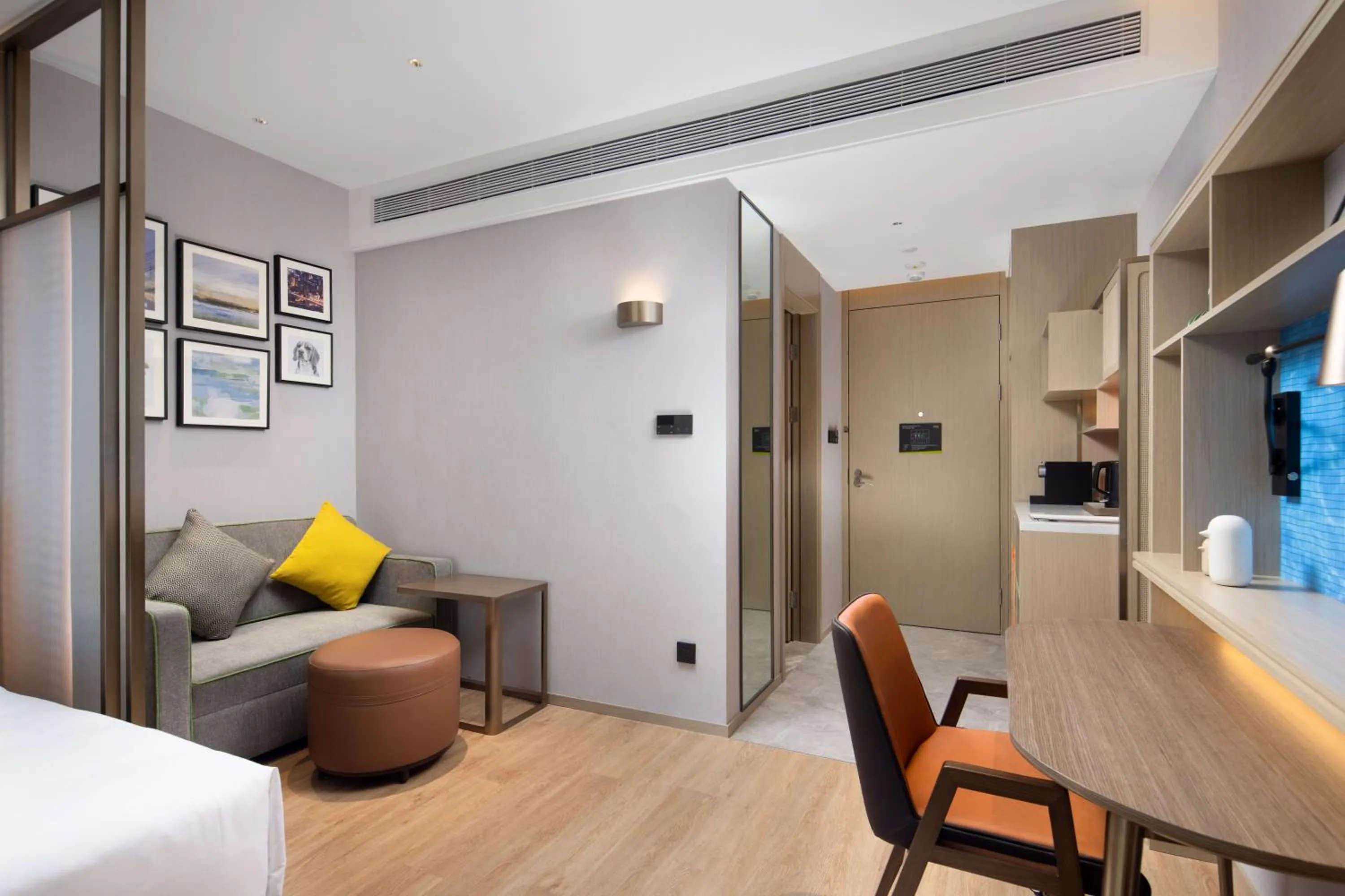 Communal lounge/ TV room, Bed in Home2 Suites by Hilton Chongqing Yubei