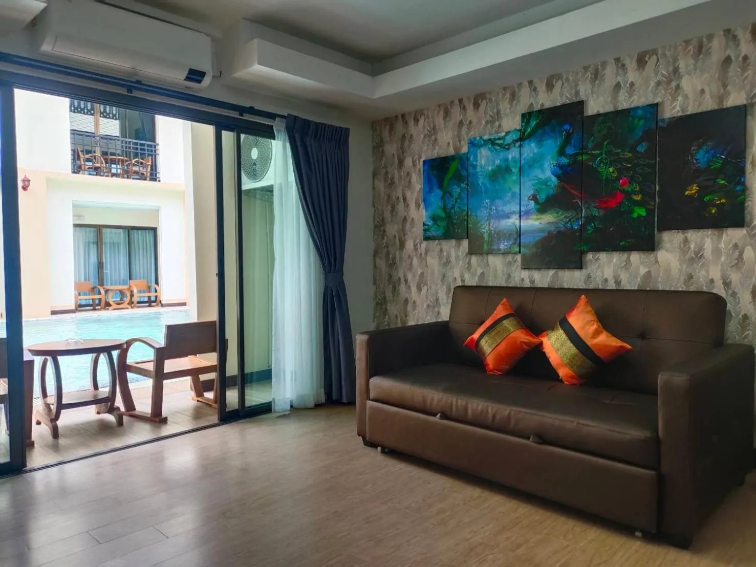 Seating area in Peacock De Pai Hotel