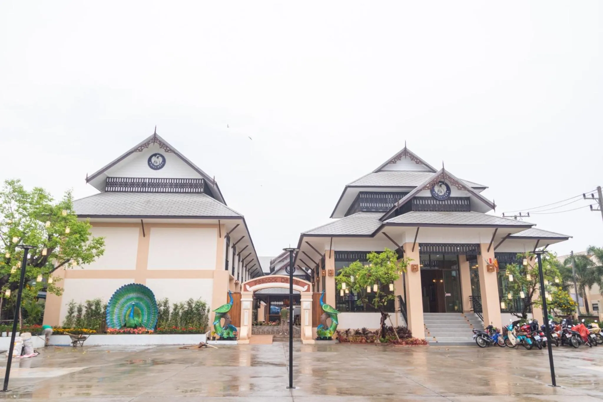 Property building in Peacock De Pai Hotel