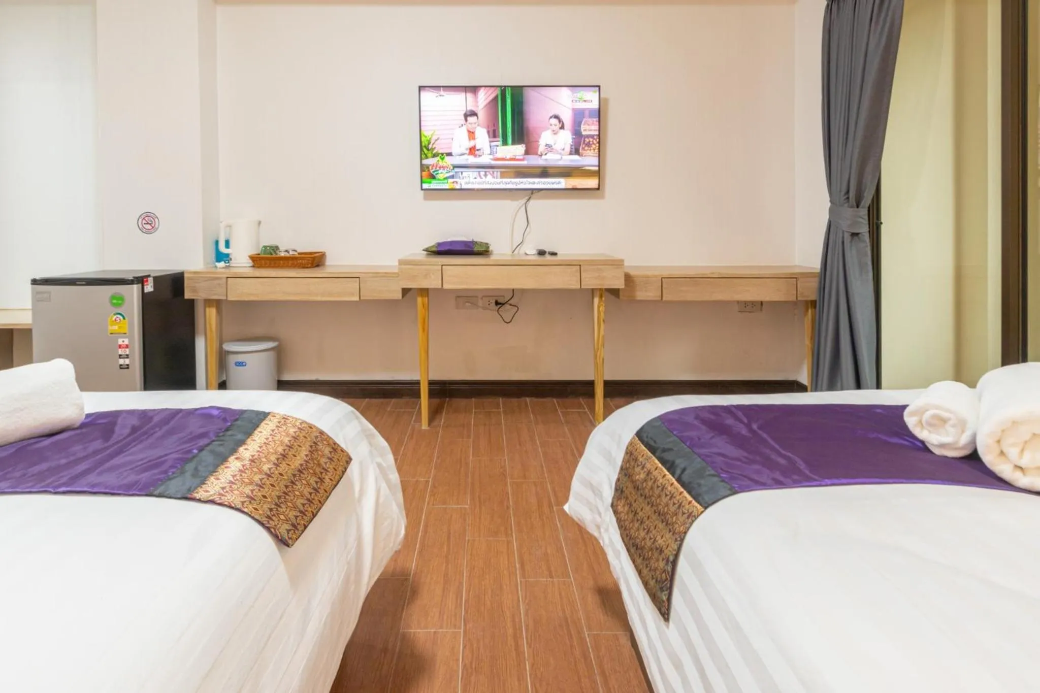 Photo of the whole room, Bed in Peacock De Pai Hotel