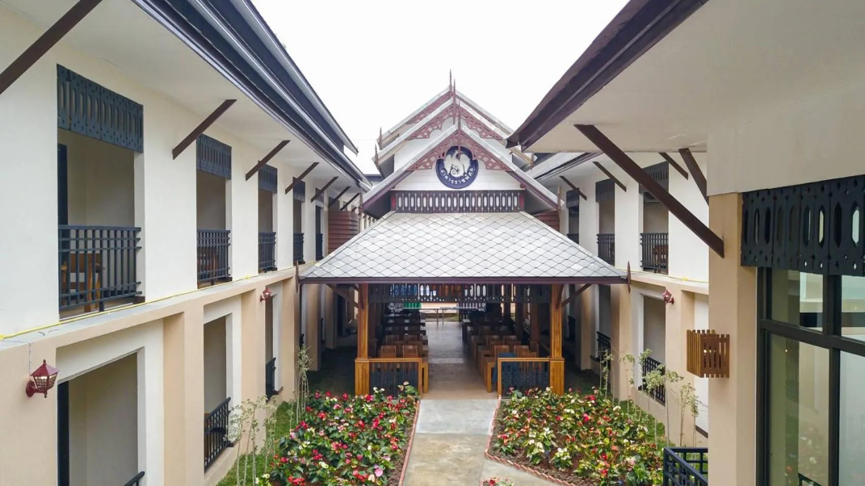Property building in Peacock De Pai Hotel