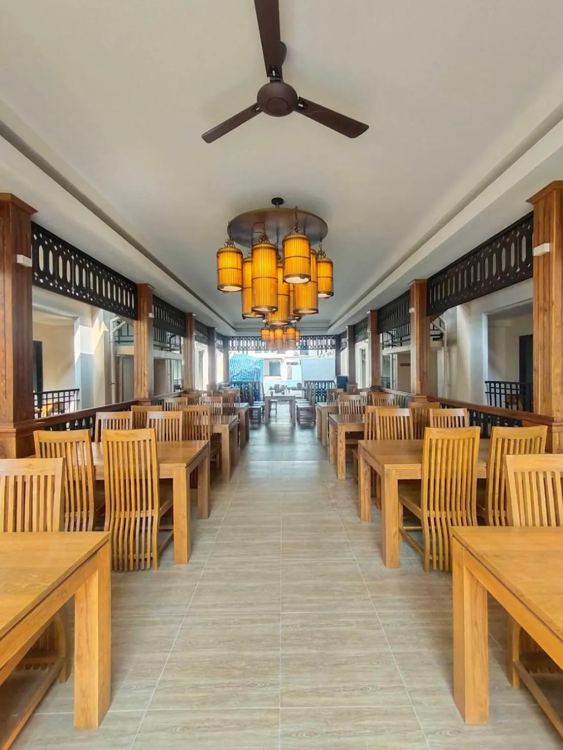 Restaurant/places to eat in Peacock De Pai Hotel