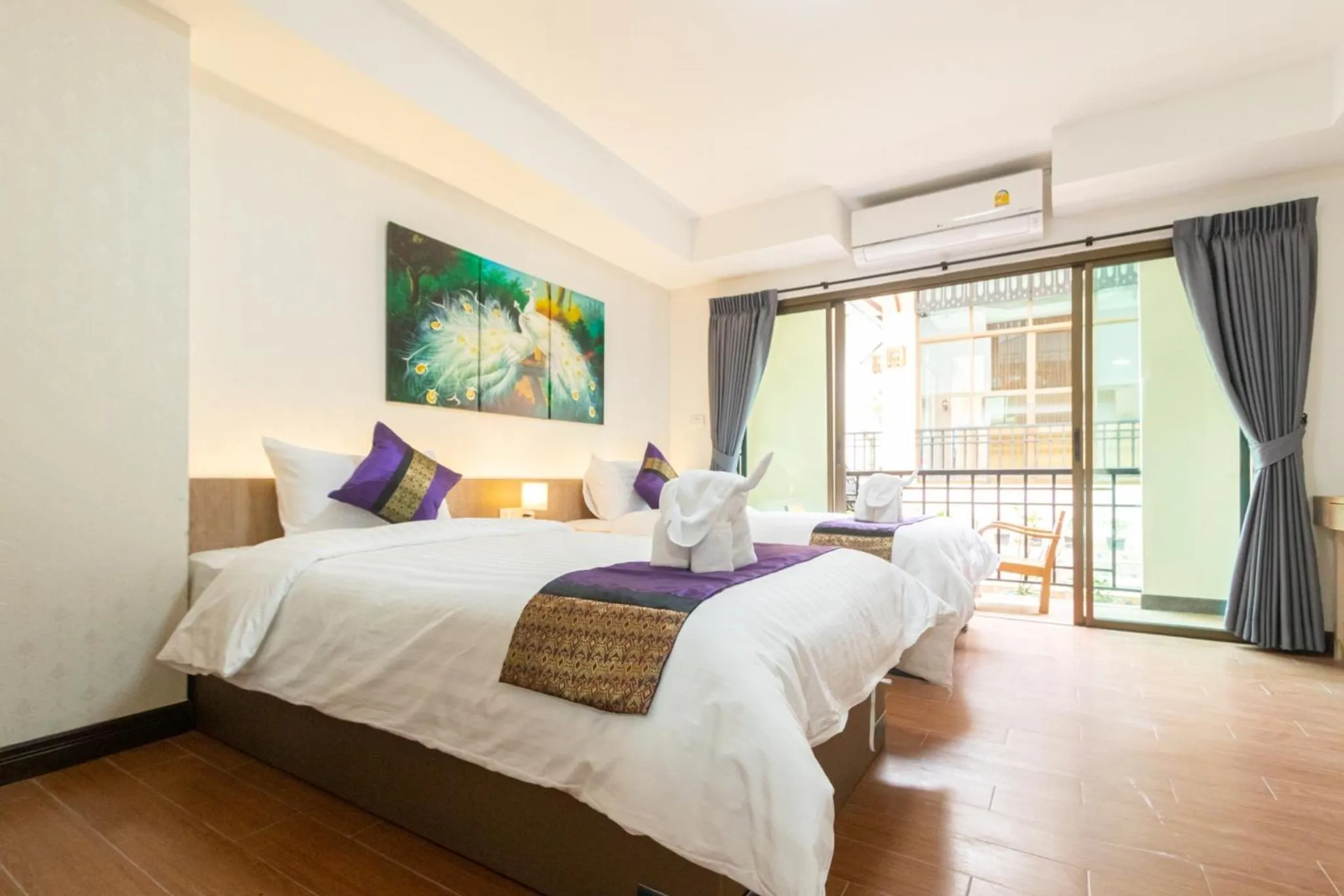 Photo of the whole room, Bed in Peacock De Pai Hotel