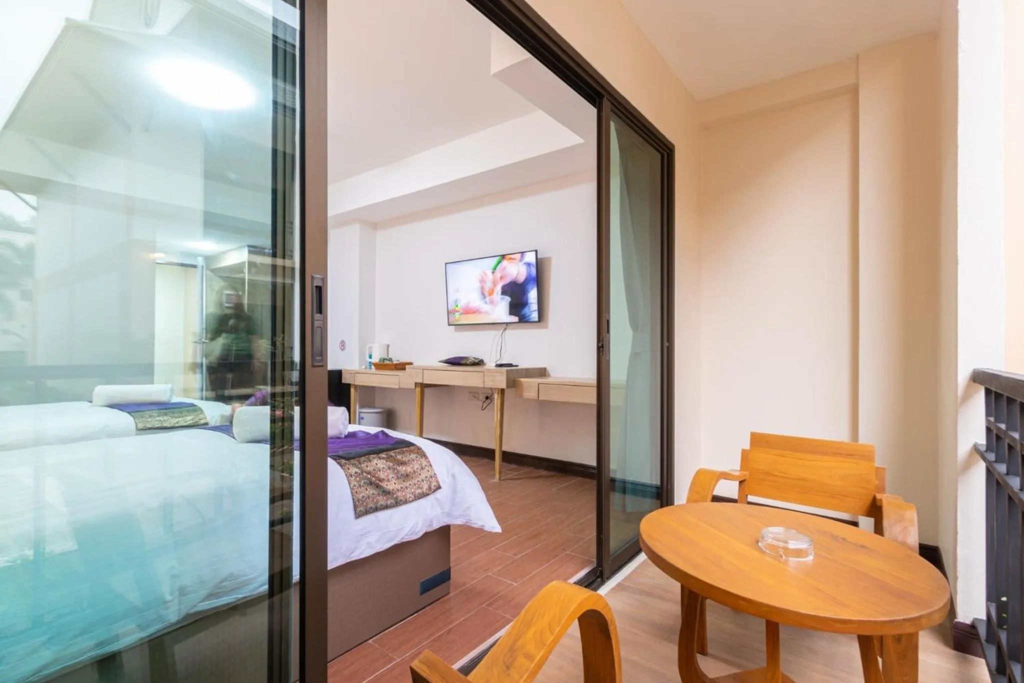 Photo of the whole room in Peacock De Pai Hotel