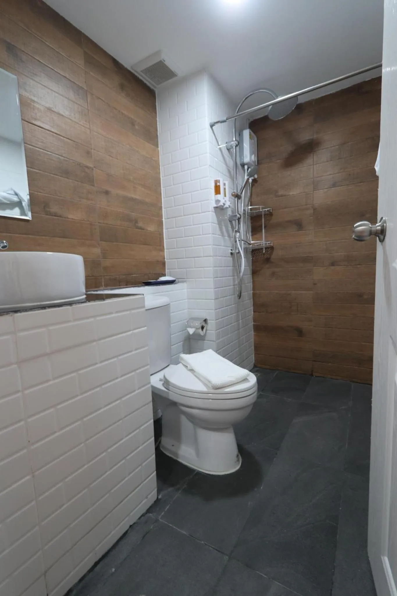 Bathroom in Peacock De Pai Hotel