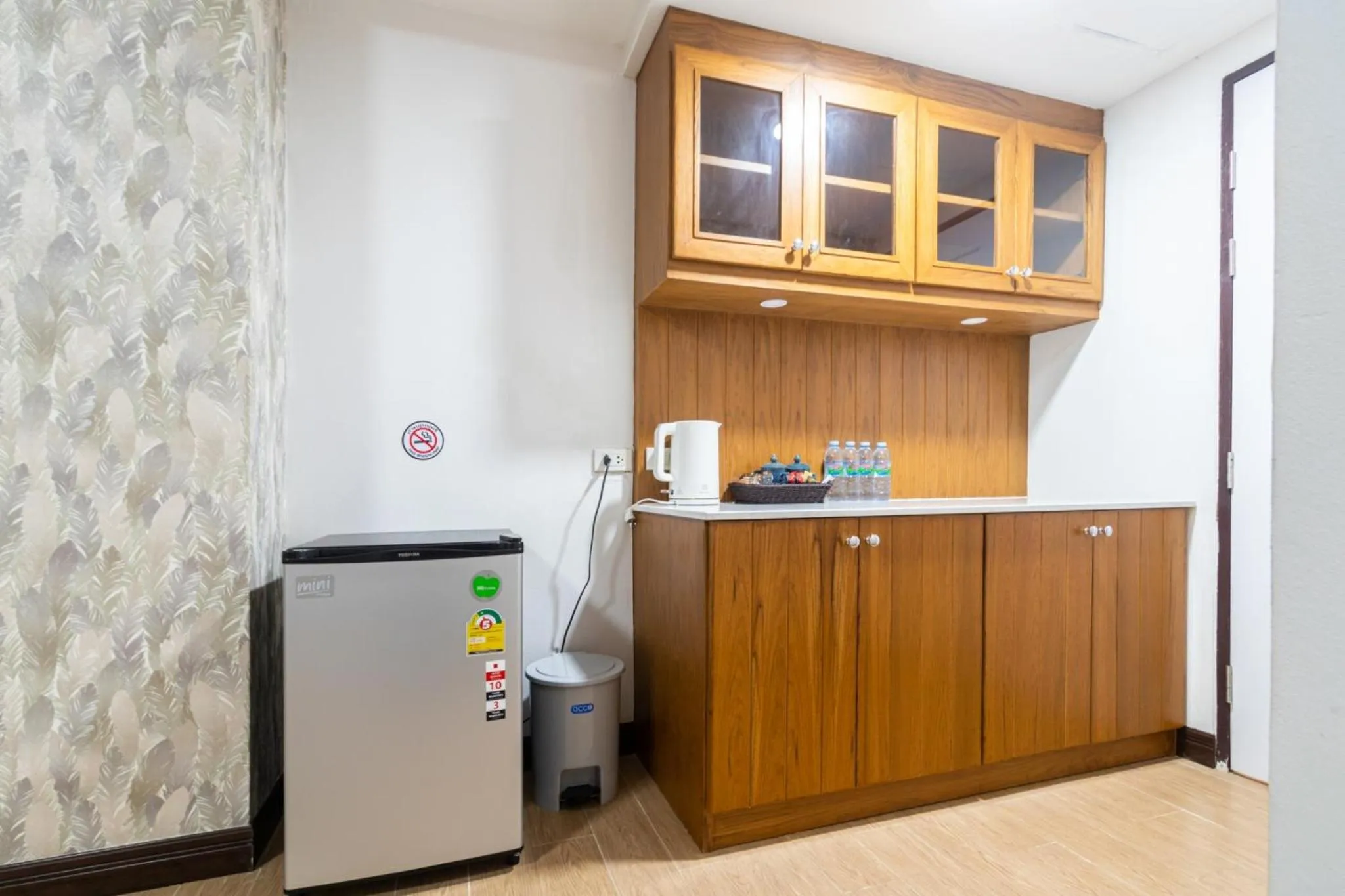 Coffee/tea facilities in Peacock De Pai Hotel