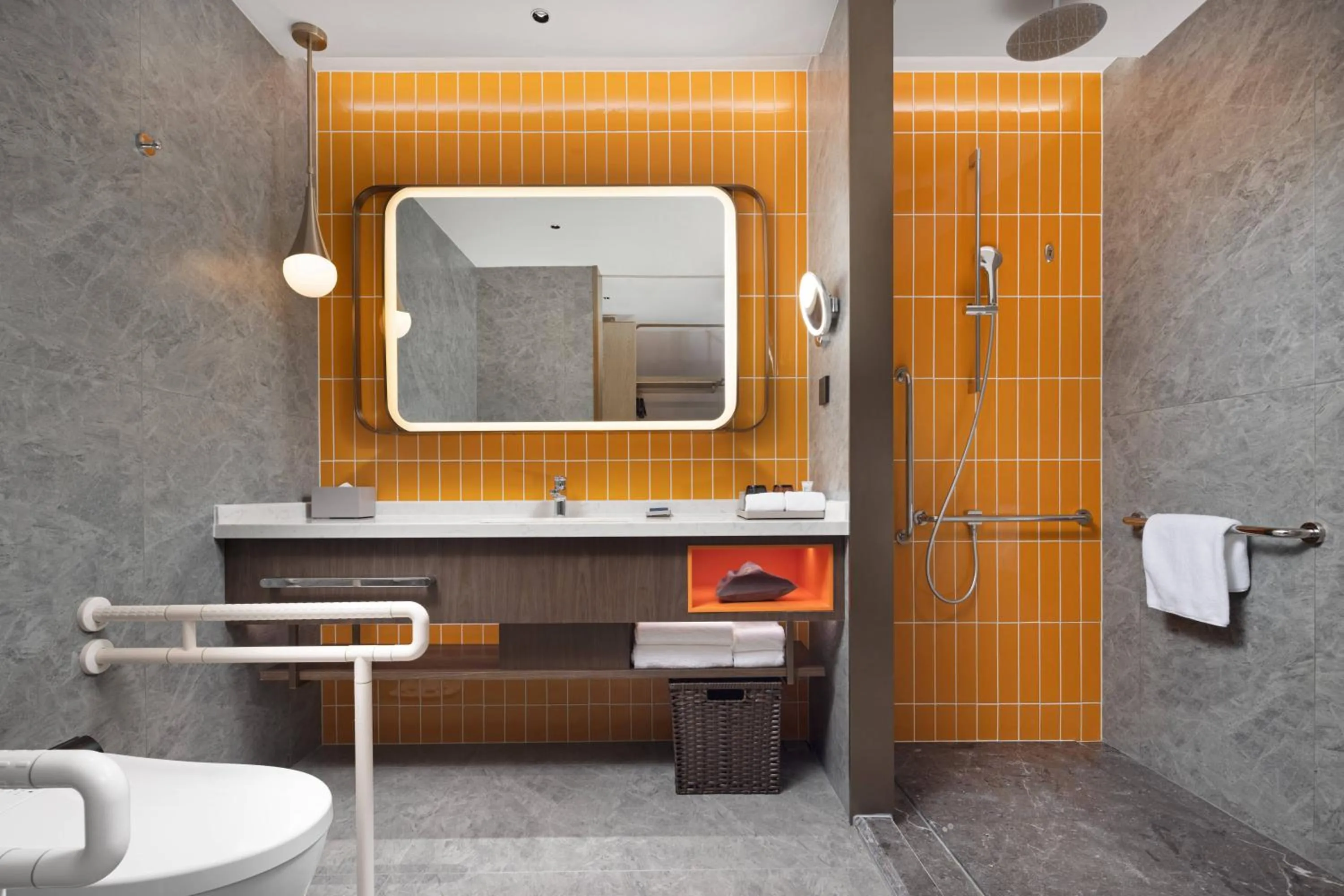 Shower in Home2 Suites by Hilton Guiyang Nanming Jiyuan