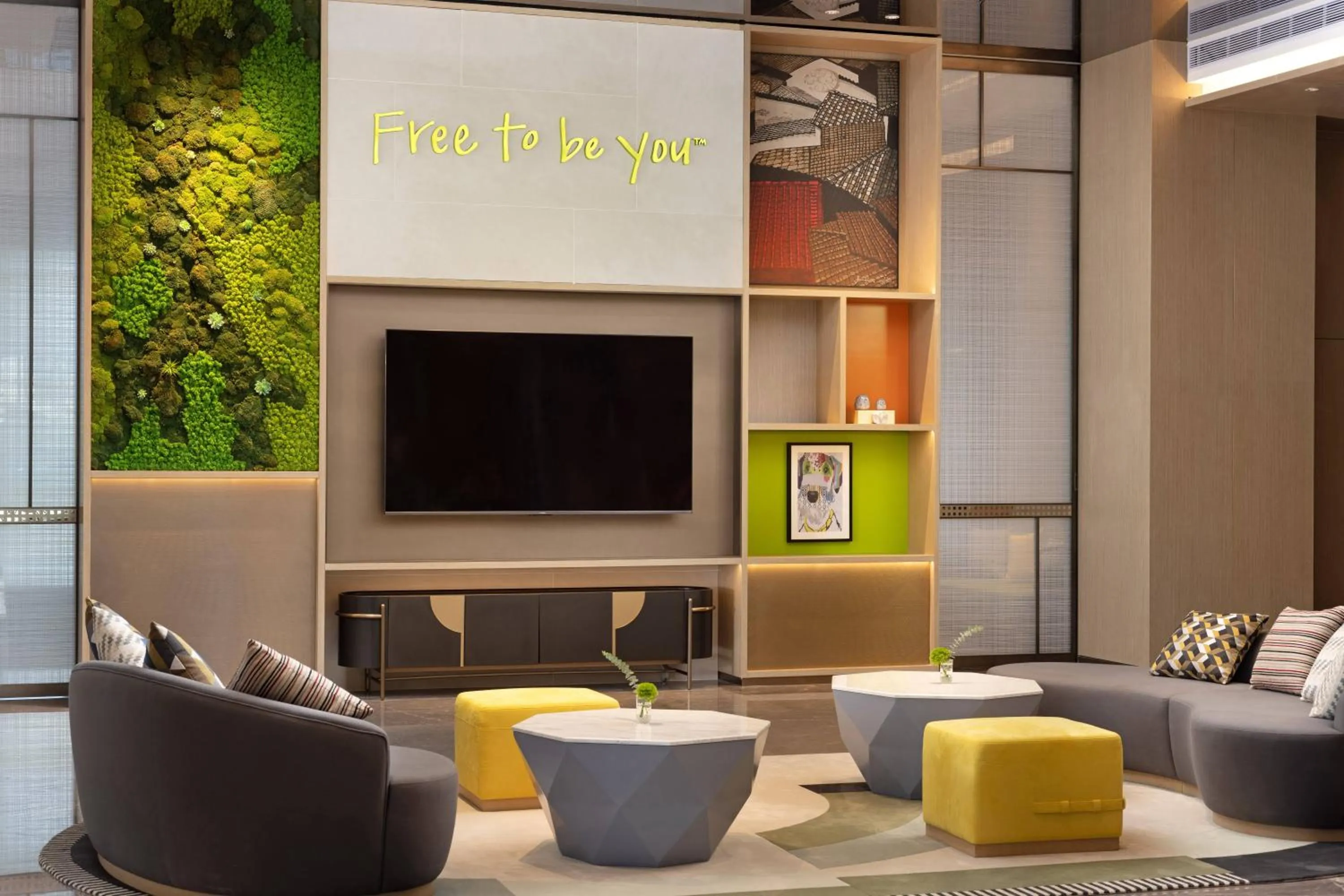 Communal lounge/ TV room in Home2 Suites by Hilton Guiyang Nanming Jiyuan