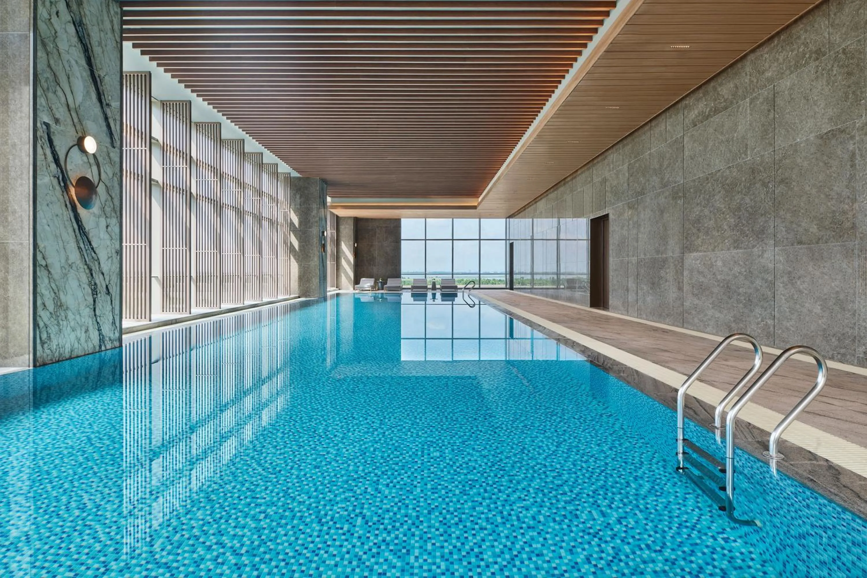 Swimming pool in Hotel Nikko Changshu